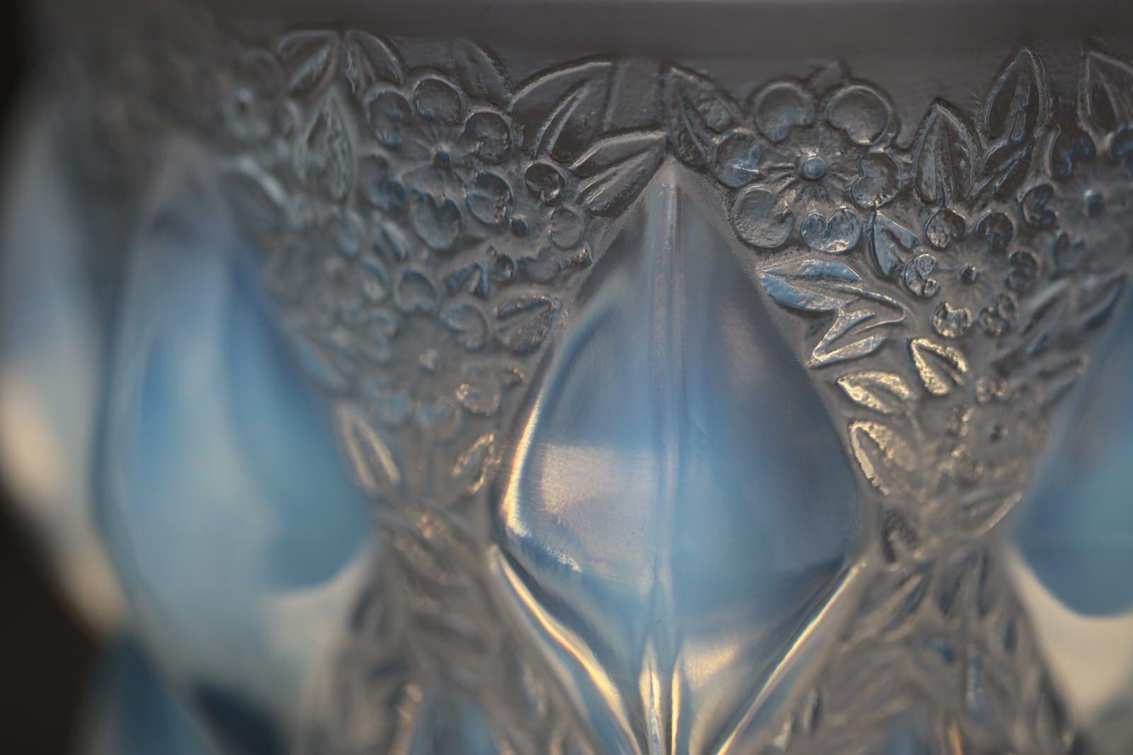 Inizio XX secolo Rene Lalique Vaso 'Rampillon' in vetro opalescente in vendita