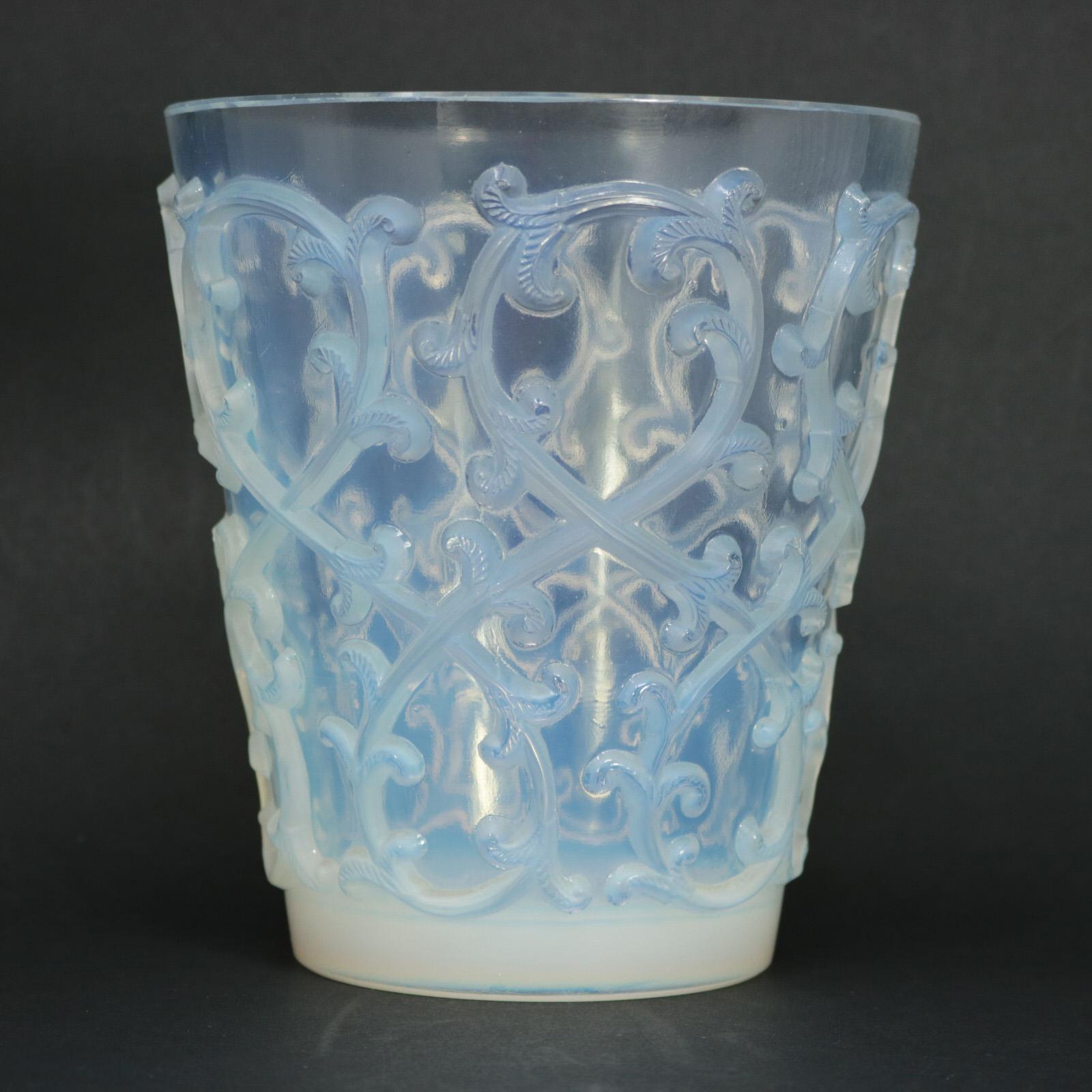 Art Deco Rene Lalique Opalescent Glass 'Sarments' Glass Rinser For Sale