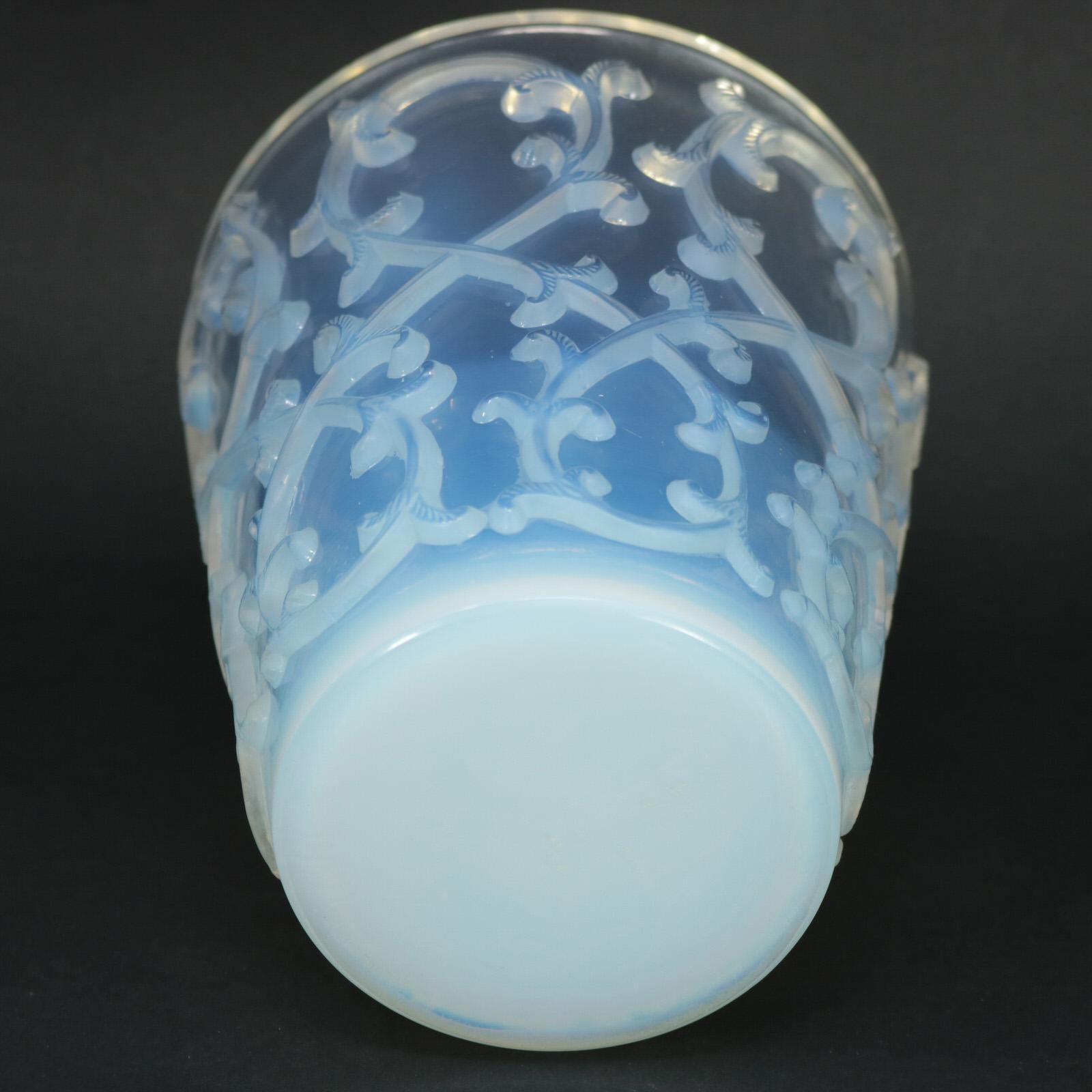 Pressed Rene Lalique Opalescent Glass 'Sarments' Glass Rinser For Sale