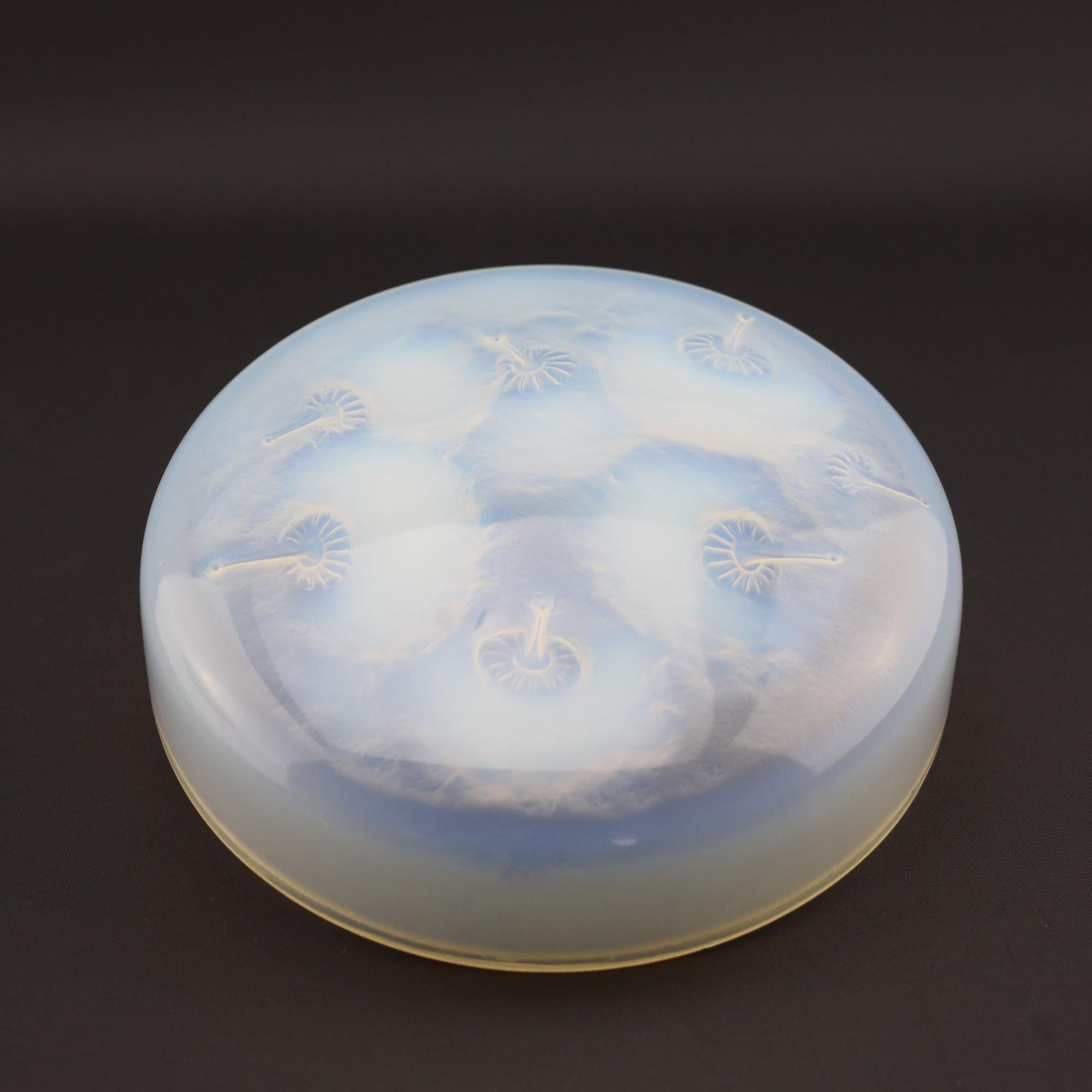 Caja Houppes opalescente René Lalique C1921 Francés en venta