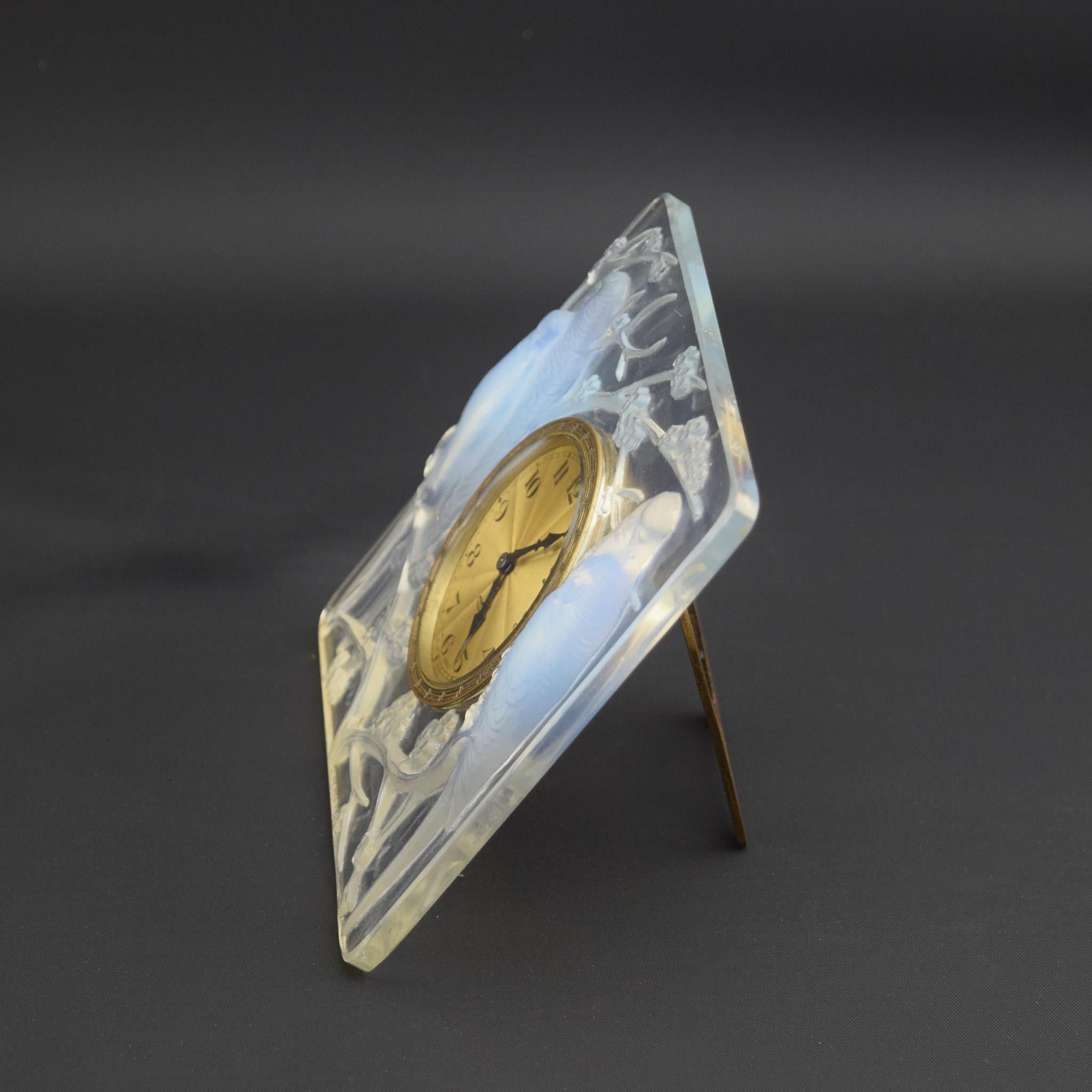 Opalisierende untrennbare Rene lalique-Uhr C1926 (Art déco) im Angebot