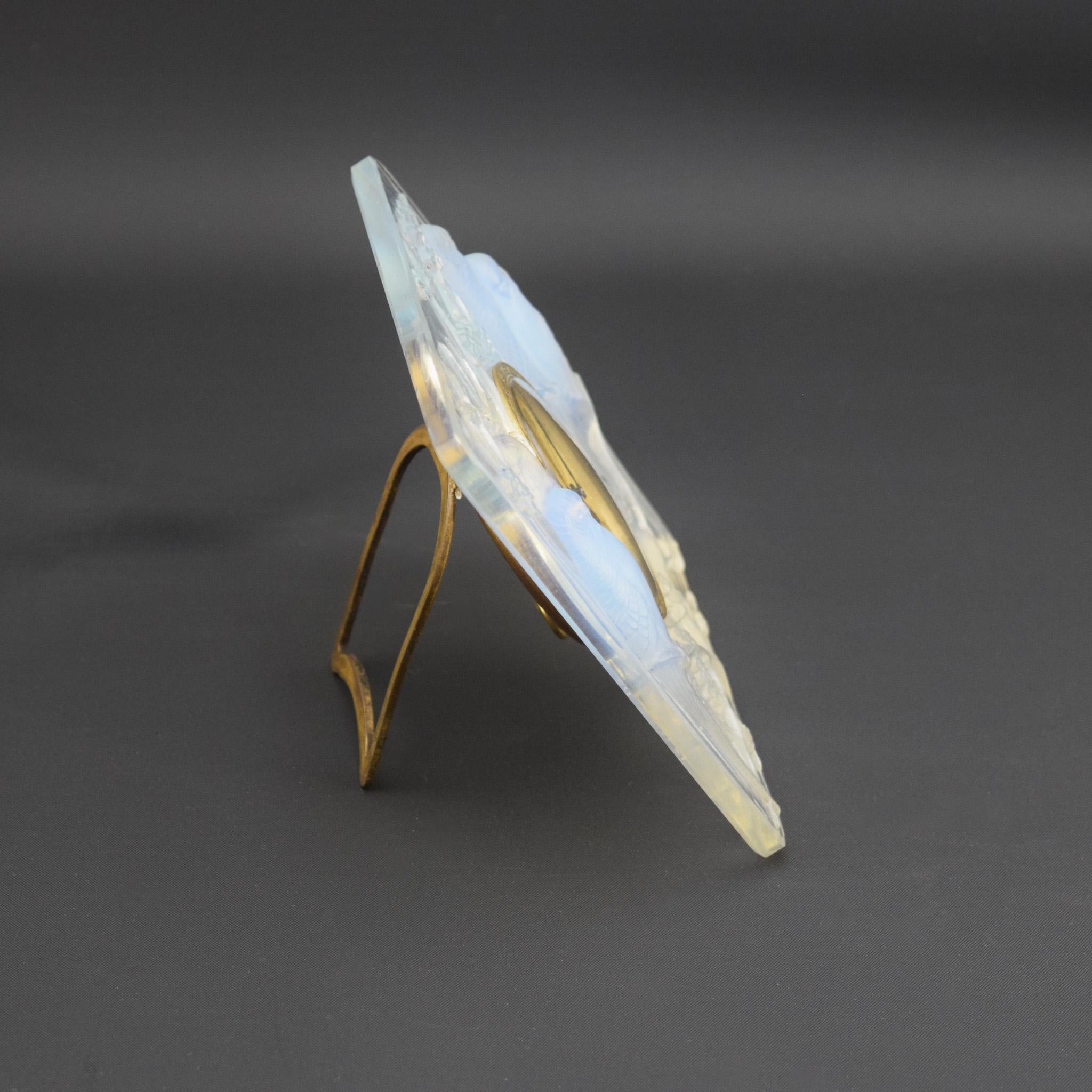 Opalisierende untrennbare Rene lalique-Uhr C1926 (Französisch) im Angebot