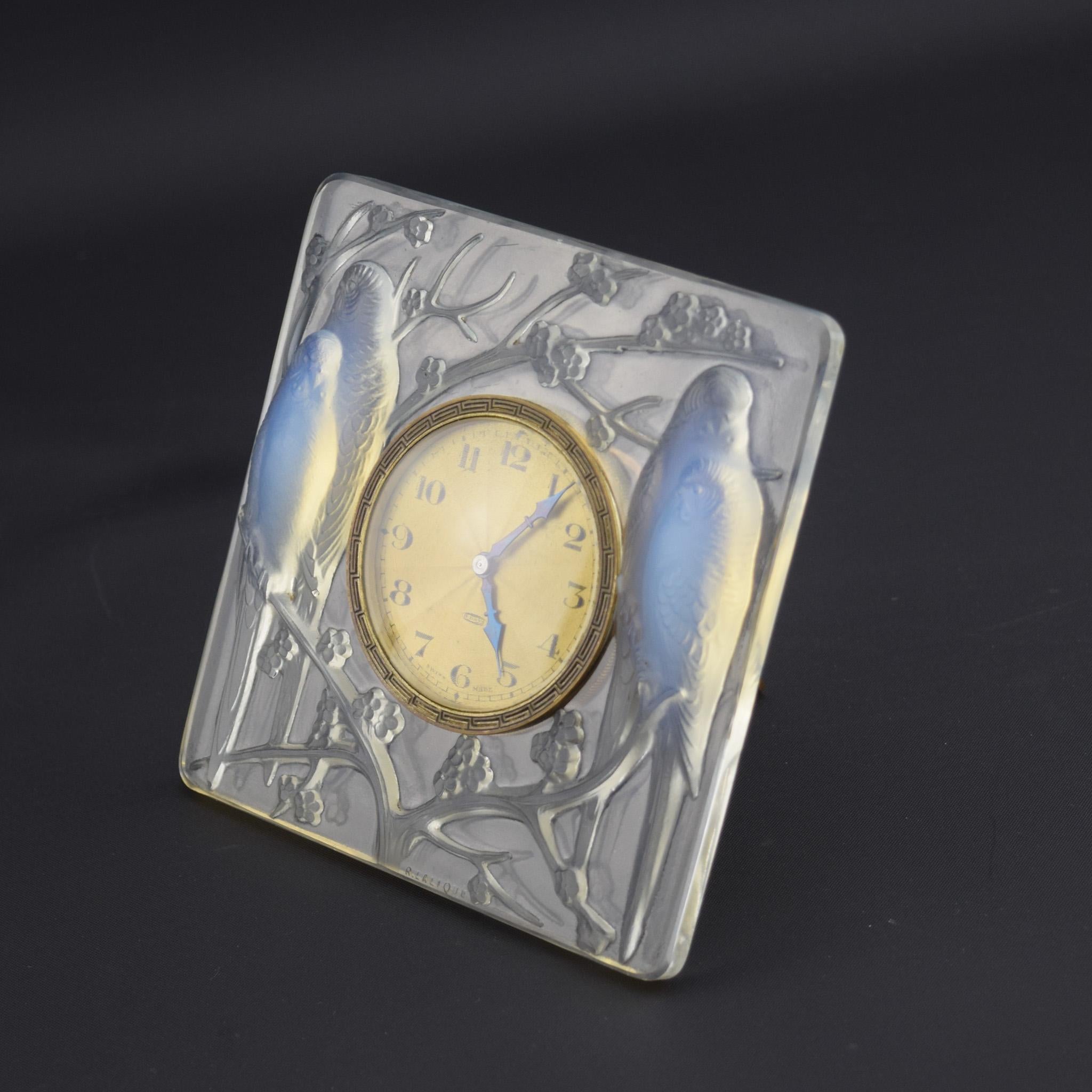 Opalisierende untrennbare Rene lalique-Uhr C1926 (Frühes 20. Jahrhundert) im Angebot