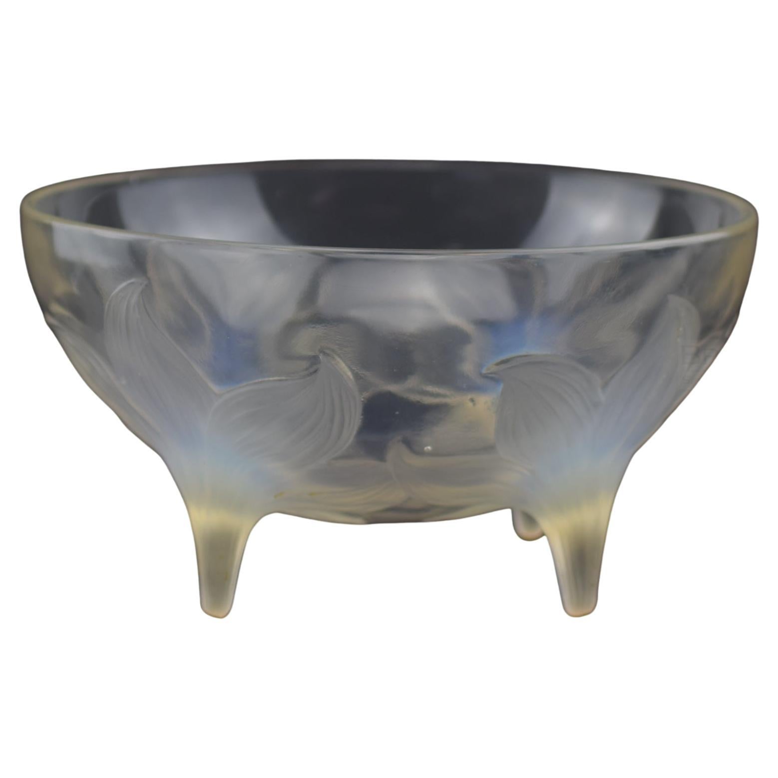 Ciotola Lalique opalescente di Rene Lalique