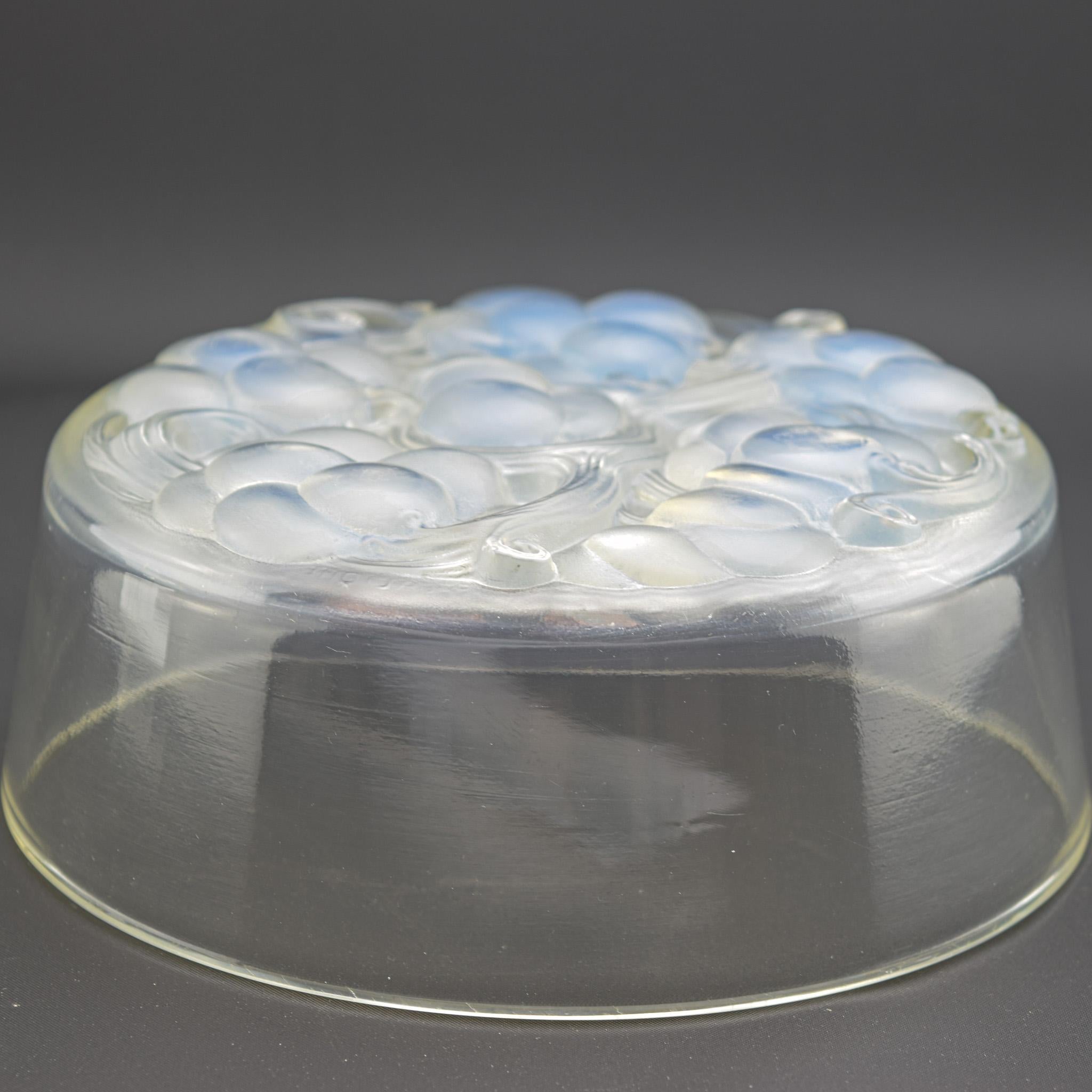Rene Lalique opalescent Marienthal Confiturier ( jam pot) C1924 In Good Condition In Devon, GB