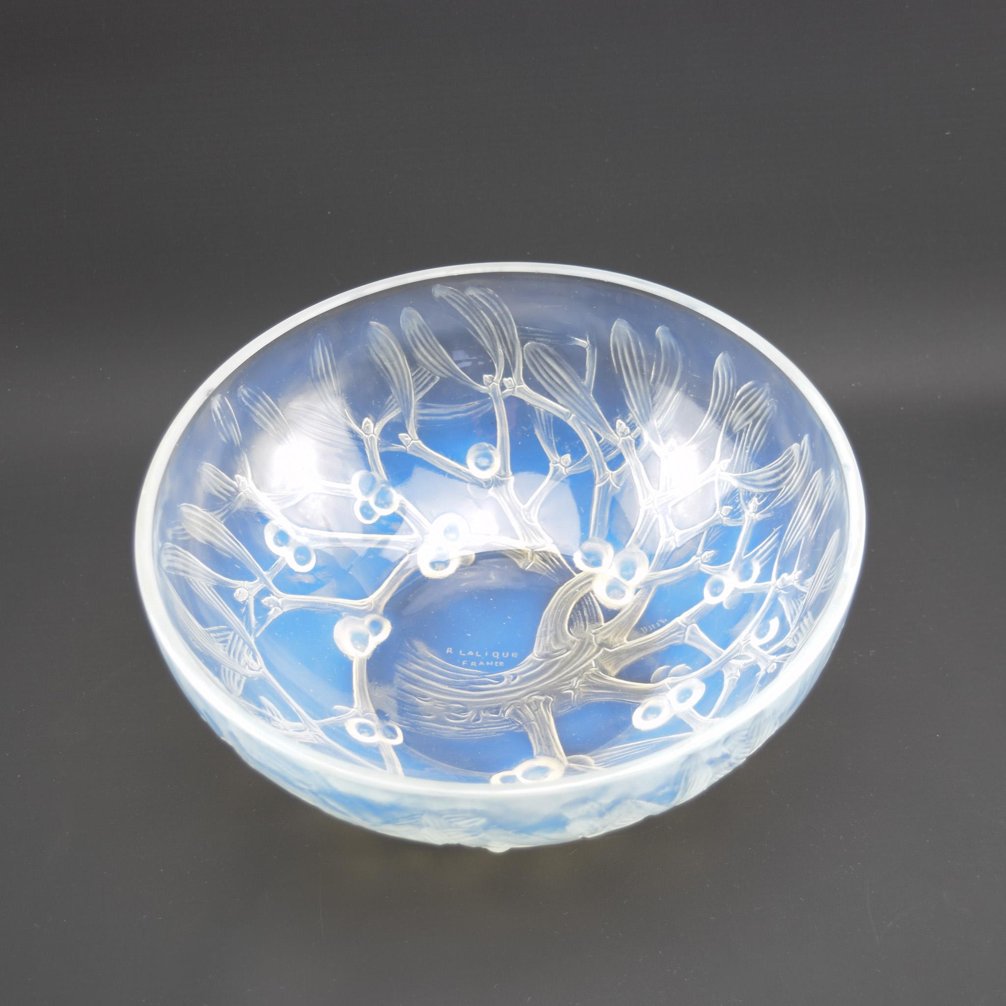Art Deco Rene Lalique opalescent Mistletoe ( Gui ) bowl C1921