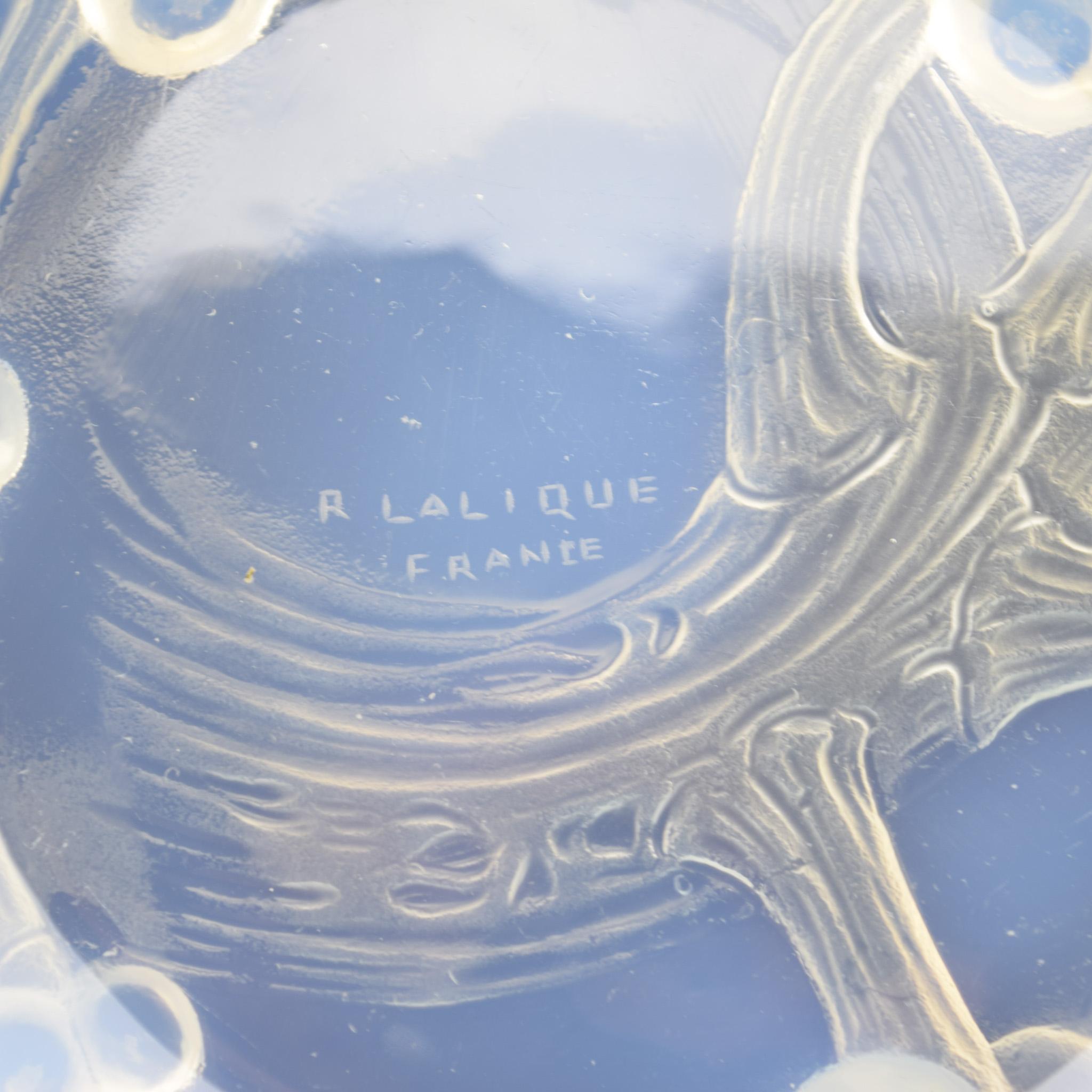 Glass Rene Lalique opalescent Mistletoe ( Gui ) bowl C1921