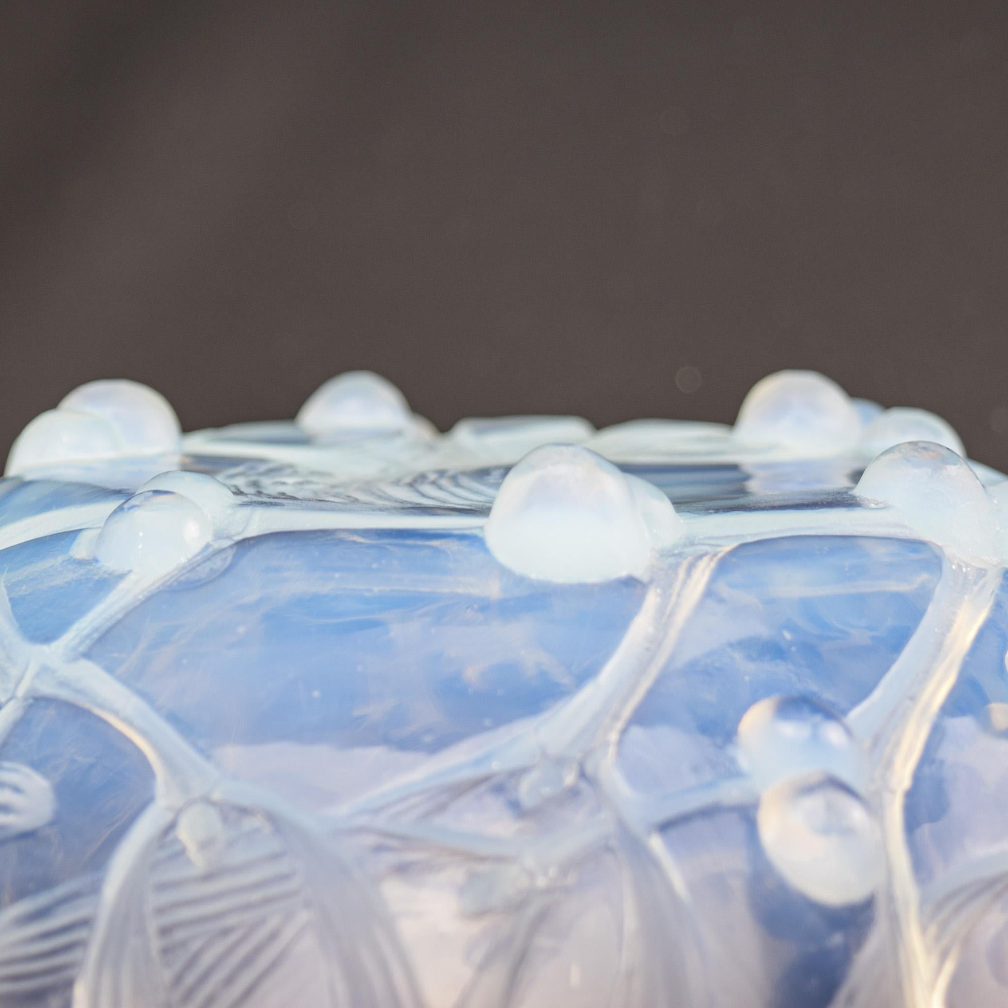 Rene Lalique opalescent Mistletoe ( Gui ) bowl C1921 1