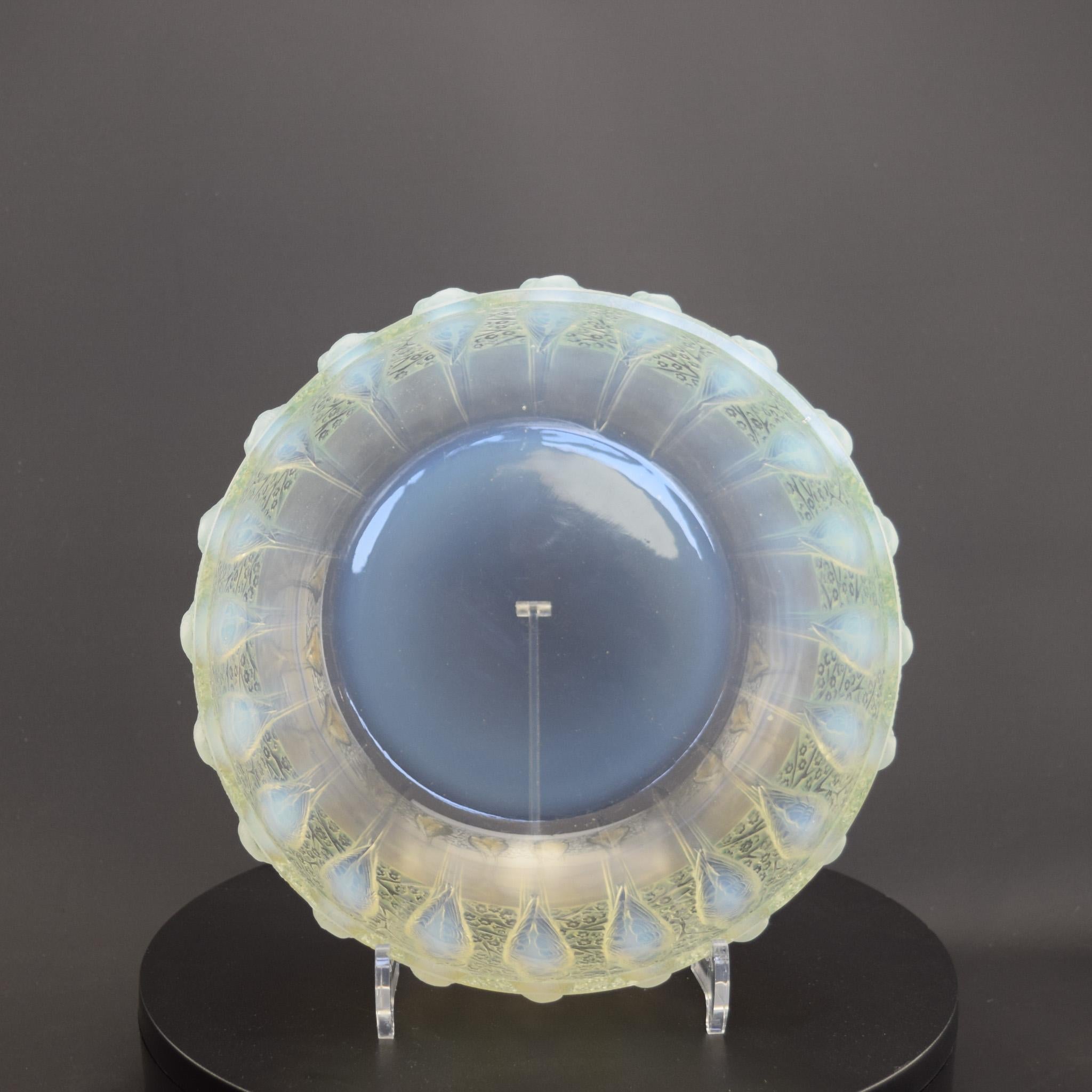 Vetro Ciotola Perruches opalescente Rene Lalique C1931