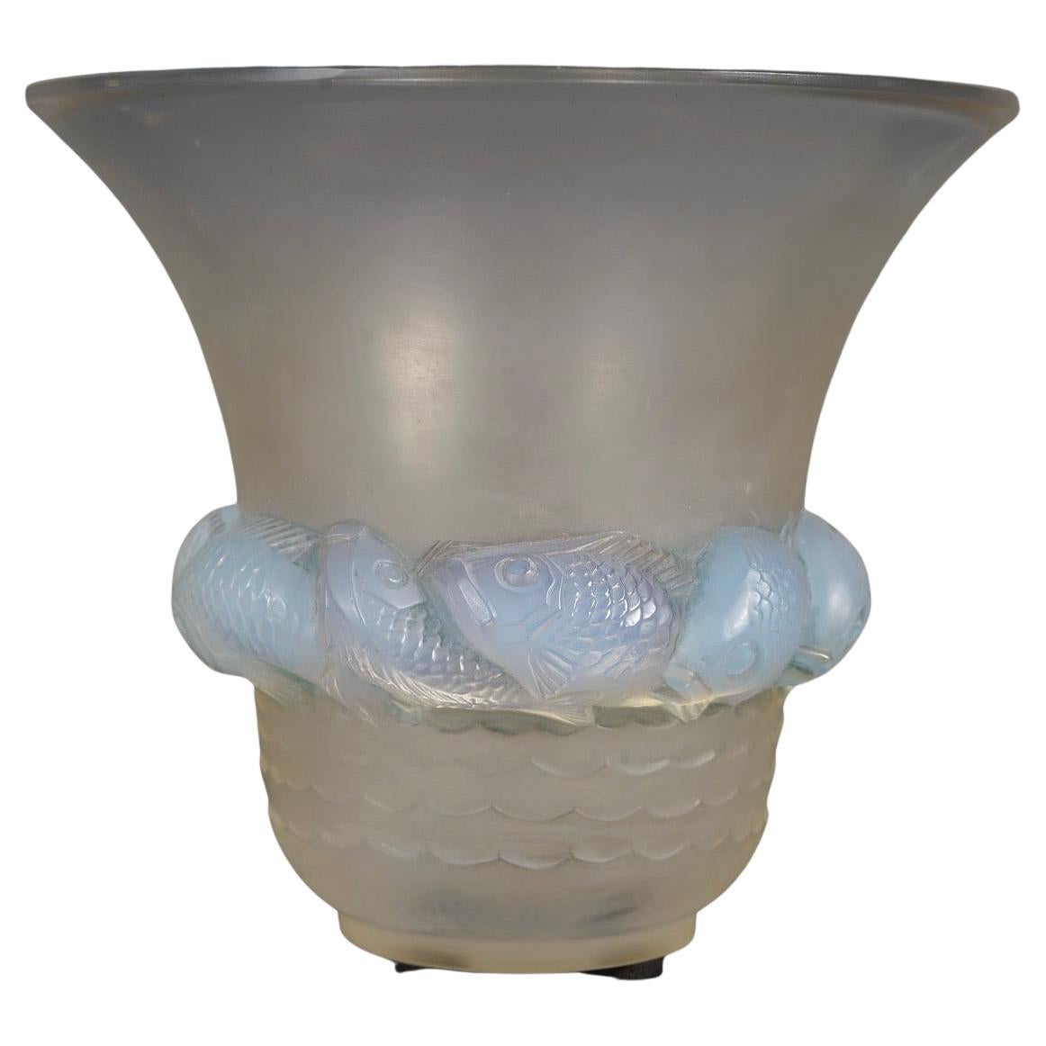 René Lalique Opalescent "Piriac" Vase circa 1930
