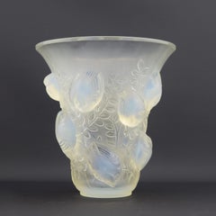 Vase de Saint-François opalescent Rene Lalique, vers 1930