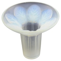 Vaso Violette opalescente Rene Lalique C1921