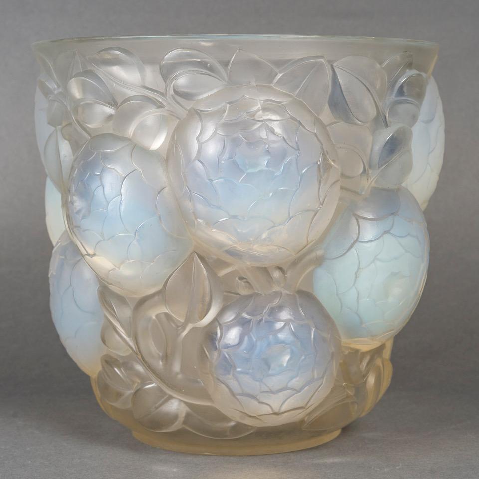 French René Lalique - ‘Oran’ Opalescent Vase, 1927