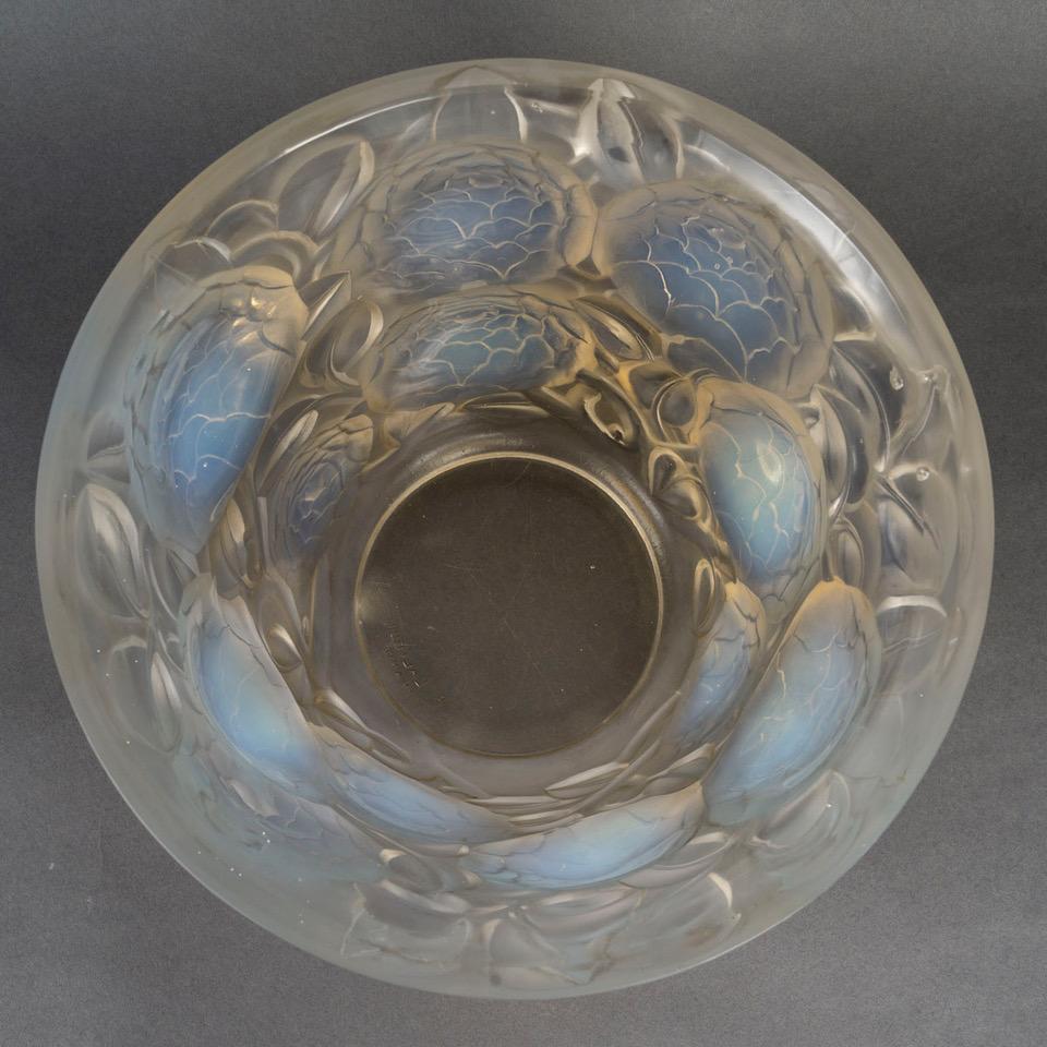 20th Century René Lalique - ‘Oran’ Opalescent Vase, 1927