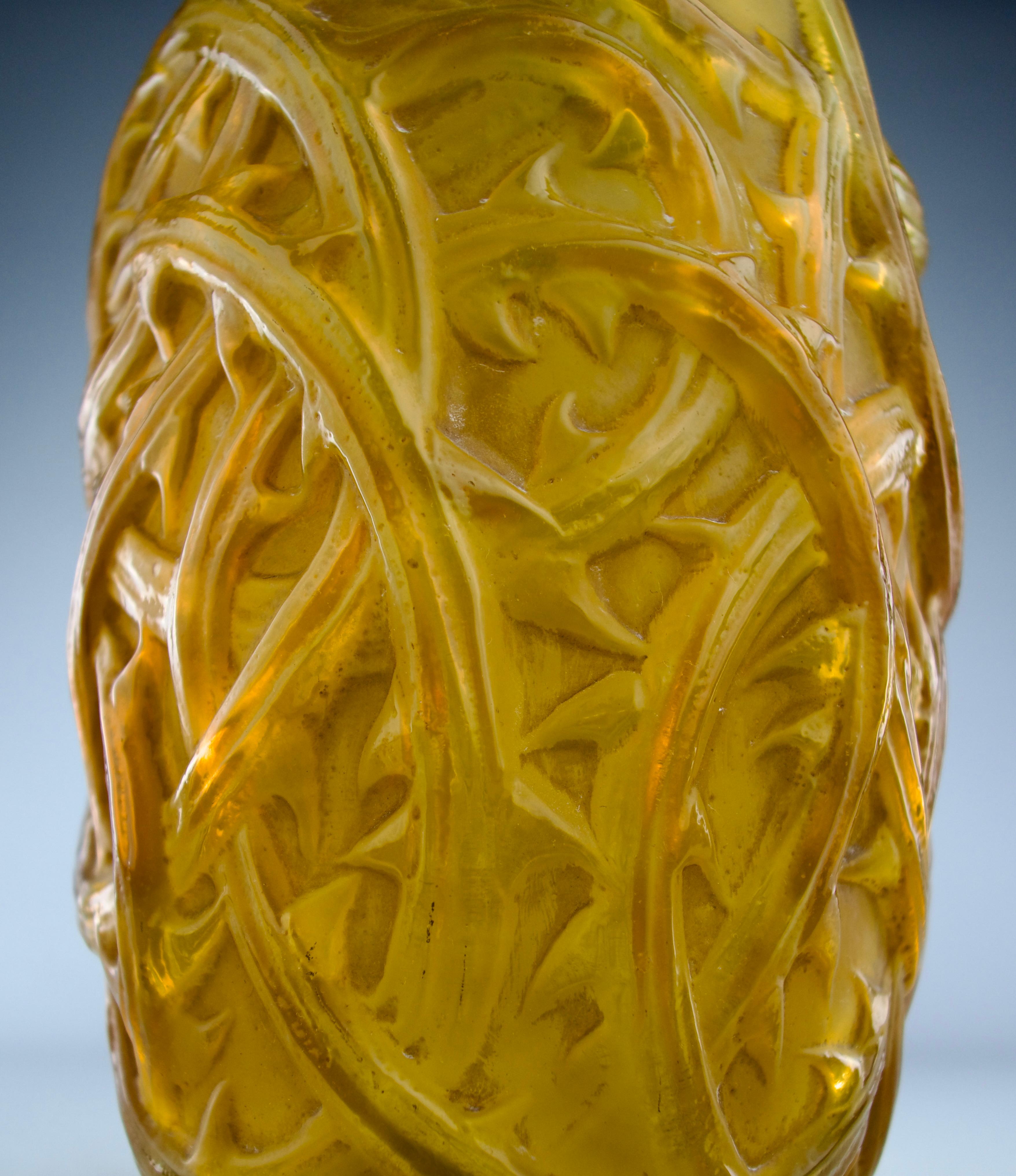 Rene Lalique, Orange Thorn Vase, France 1920s Art Nouveau/Art Deco In Good Condition For Sale In PARIS, FR