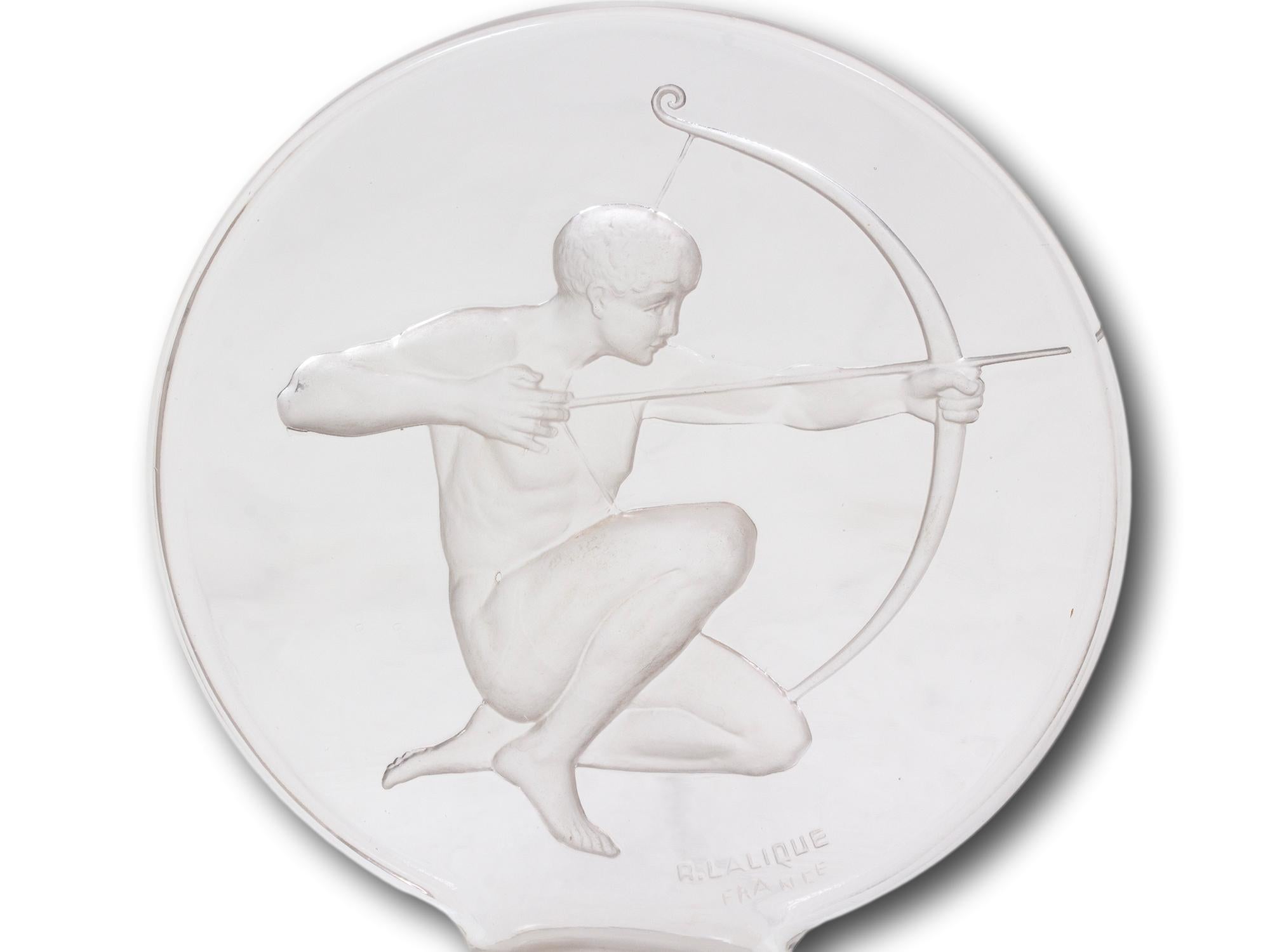 Rene Lalique Original Art Deco Bogenschütze Auto Maskottchen (Gegossen) im Angebot