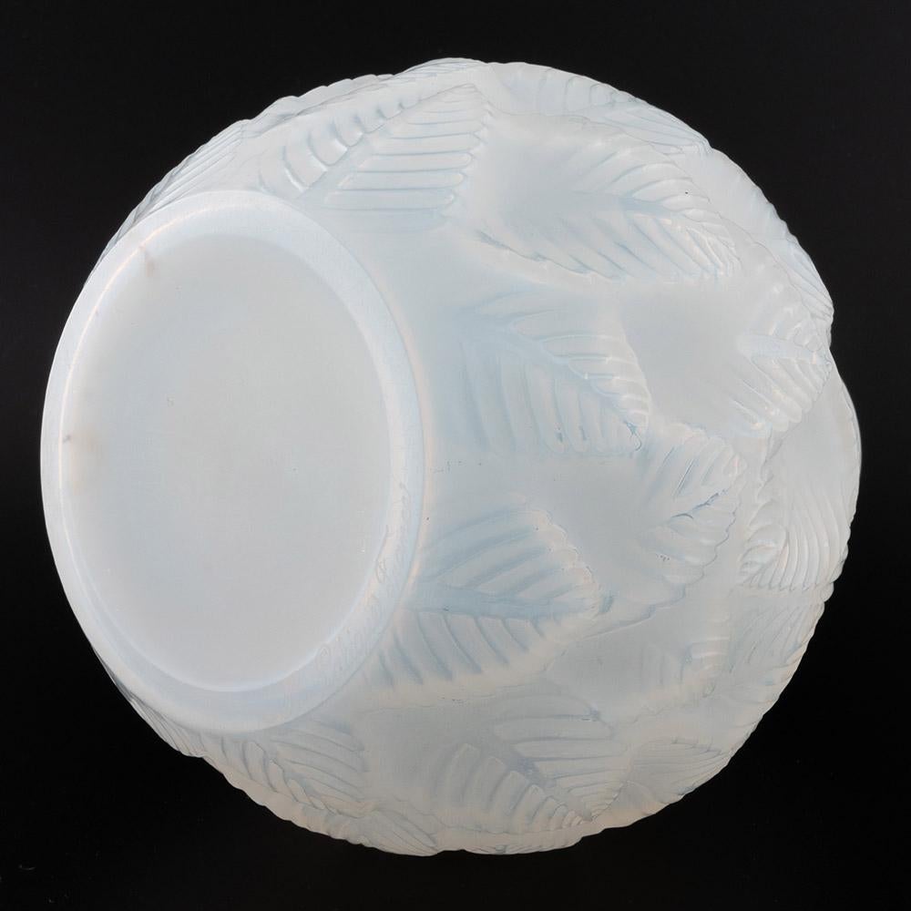 Verre d'art Rene Lalique Vase Ormeaux Designé en 1926 - Marcilhac 984 en vente