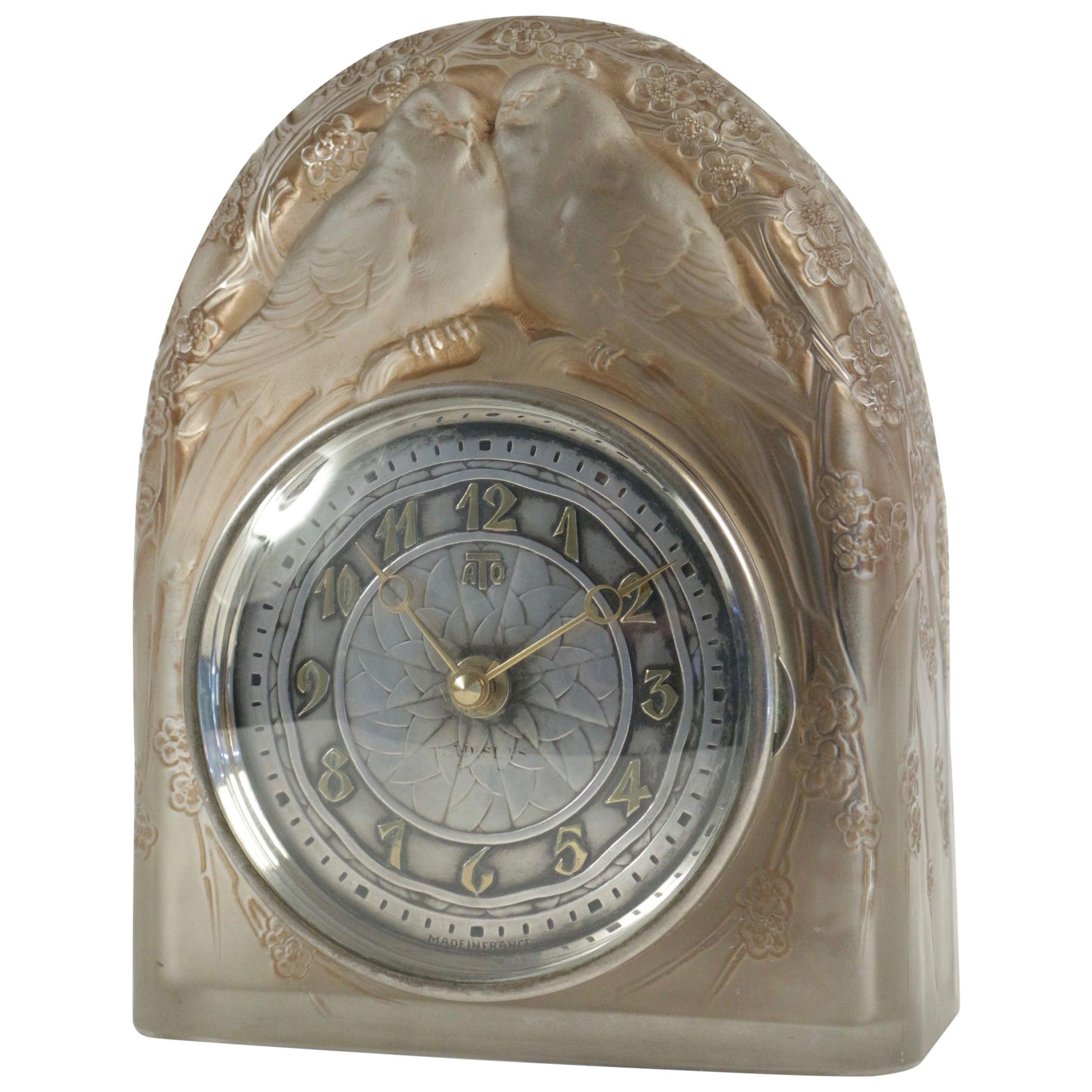 René Lalique Pendule "2 Colombes" For Sale