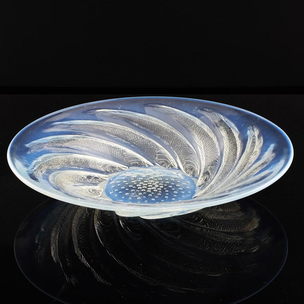 French Rene Lalique Poissons Coupe-Ouverte Designed 1921 - Marcilhac 3262 For Sale