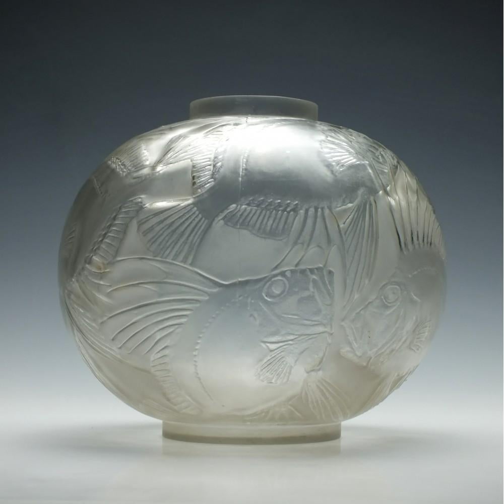 European Rene Lalique Poissons Opalescent Vase Marcilhac no. 925