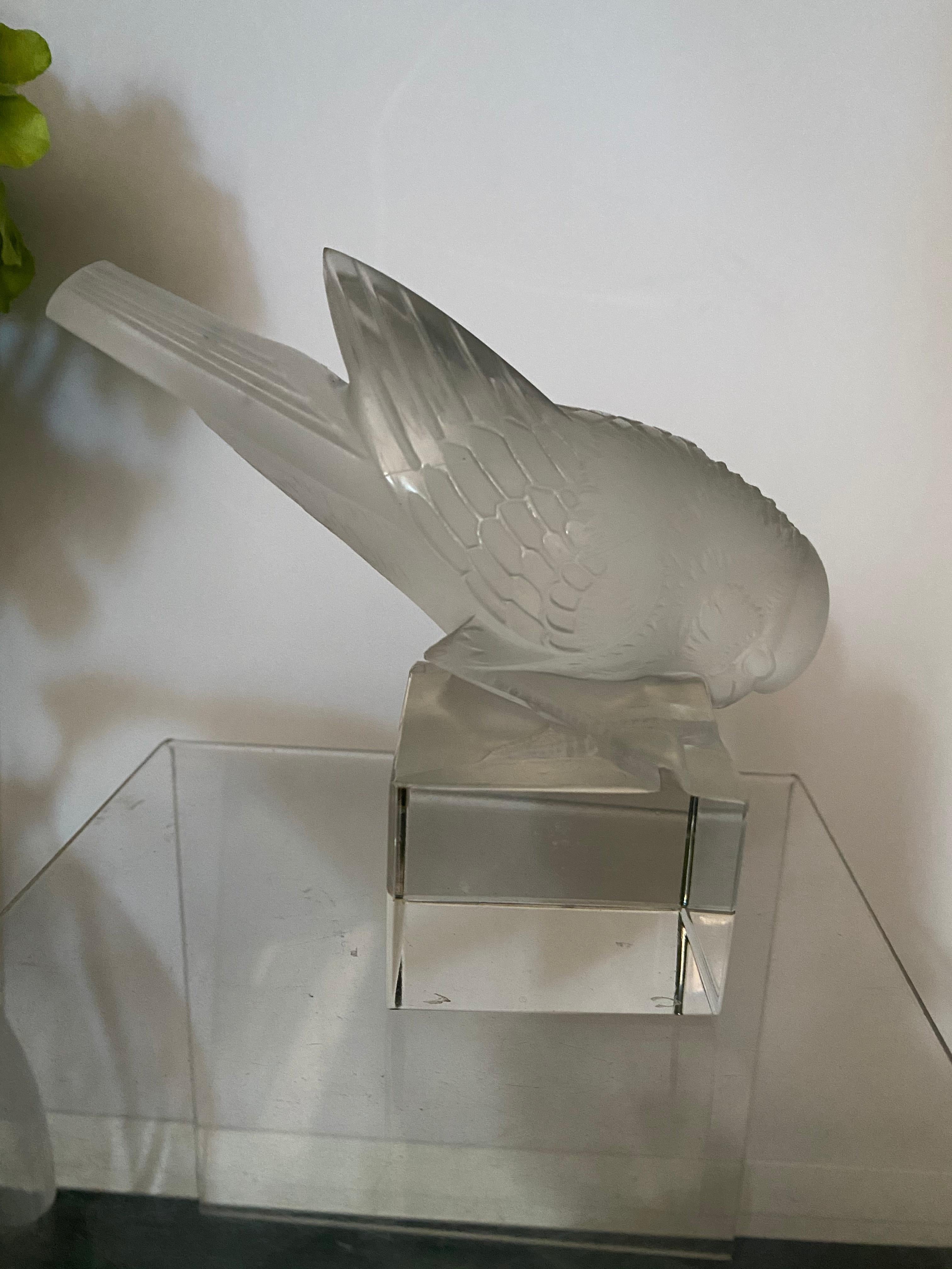 Blown Glass Rene Lalique Presse-Papiers Moineau Sur Socle Ailes Croisées