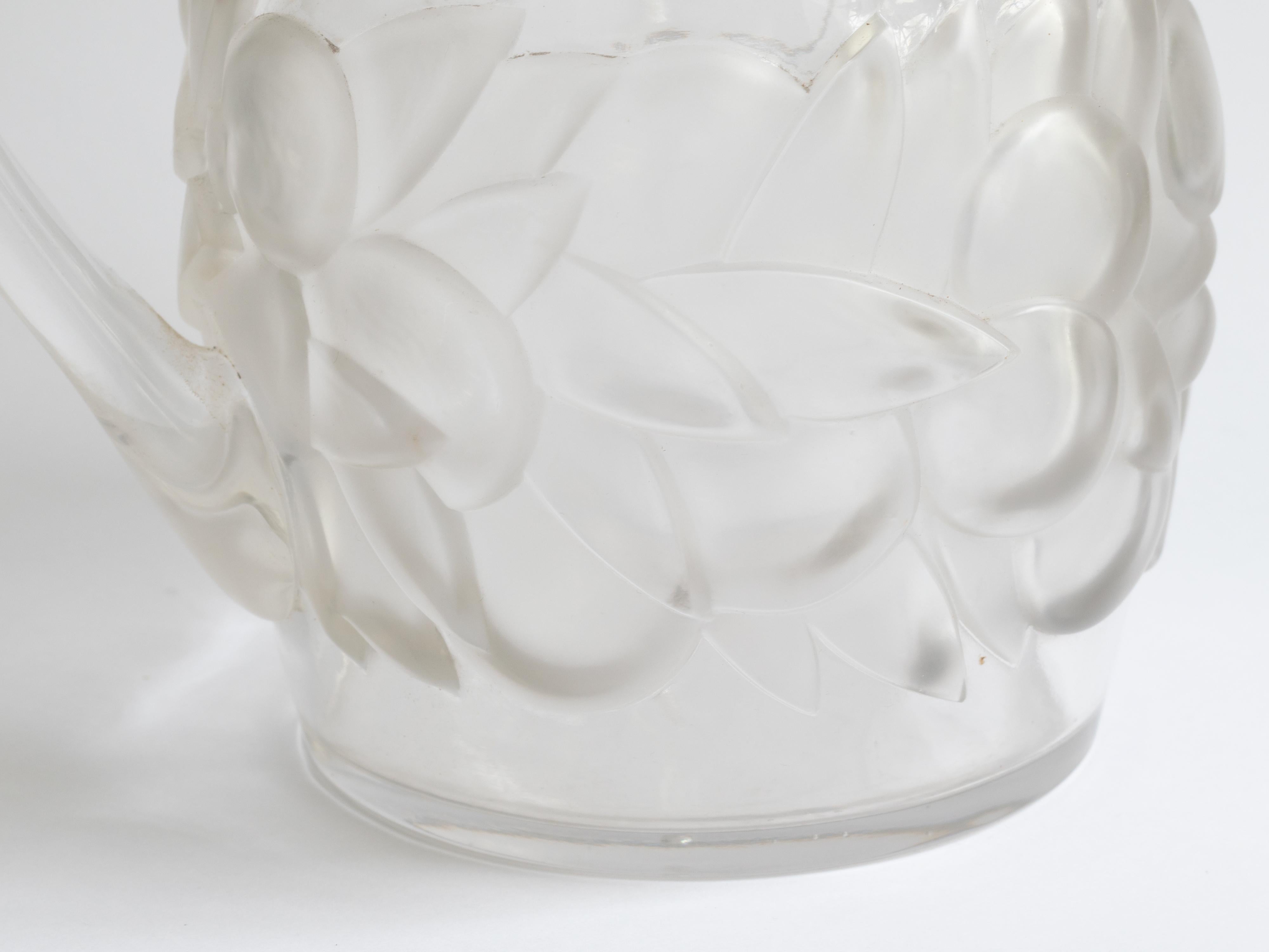 René Lalique Pflaumen Krug Blidah (Geblasenes Glas) im Angebot