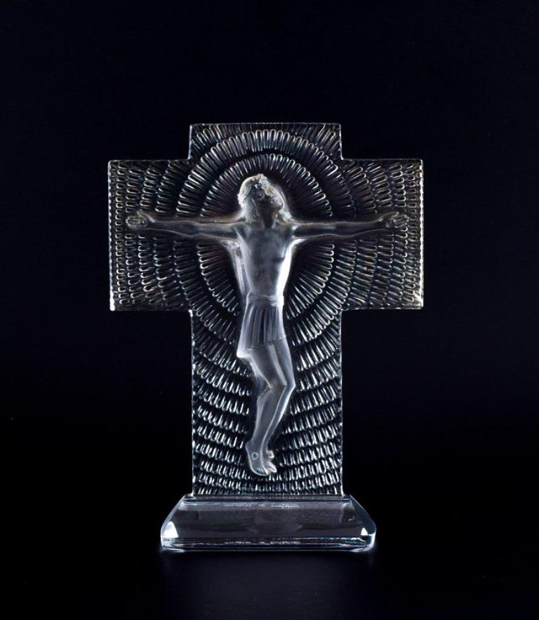Art Deco René Lalique, sculpture of Christ on the cross. Clear art glass. 