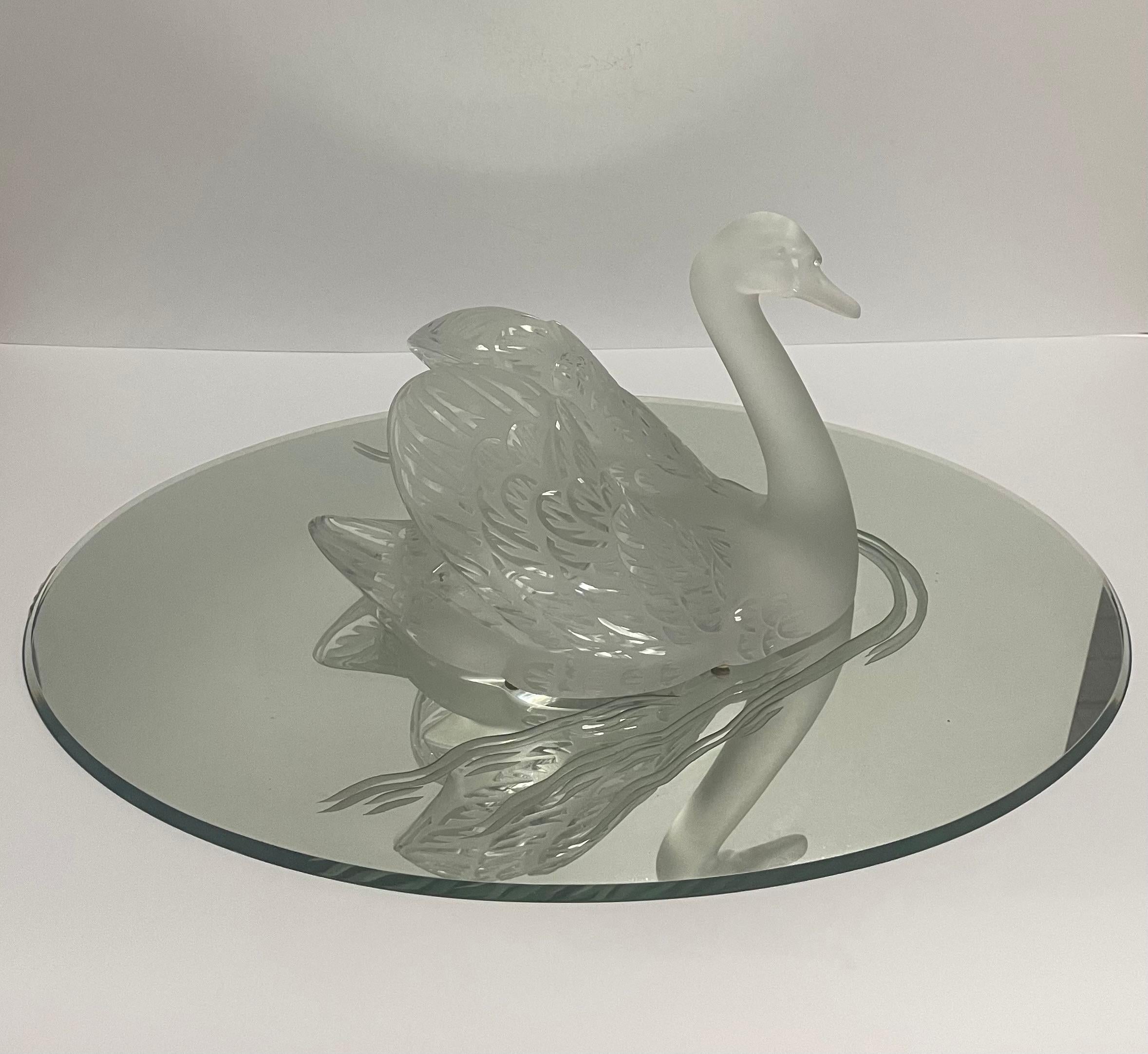 "Swan Heads up with Mirror" - Sculpture by René Lalique