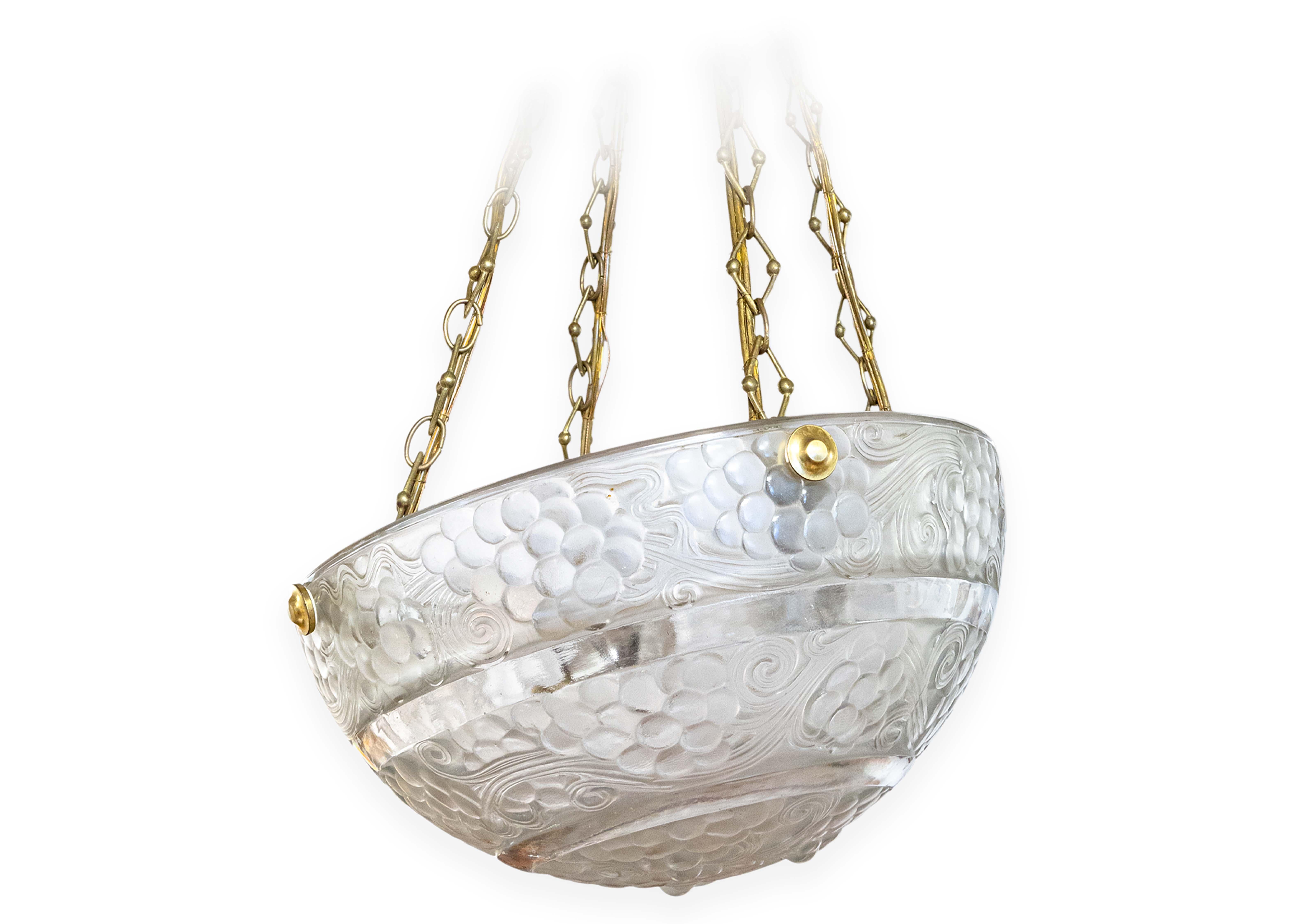 René Lalique Signed Art Deco St Vincent Frosted Crystal Pendant Light Fixture For Sale 5