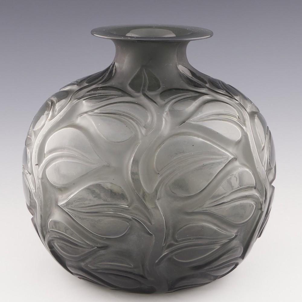 French Rene Lalique Sophora Vase, Designed 1926 For Sale
