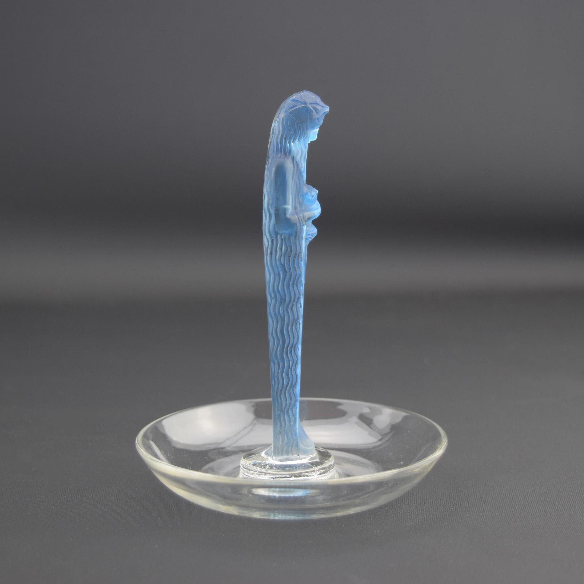 Cenicero René Lalique fuente de la Fontaine C1925 Moldeado en venta