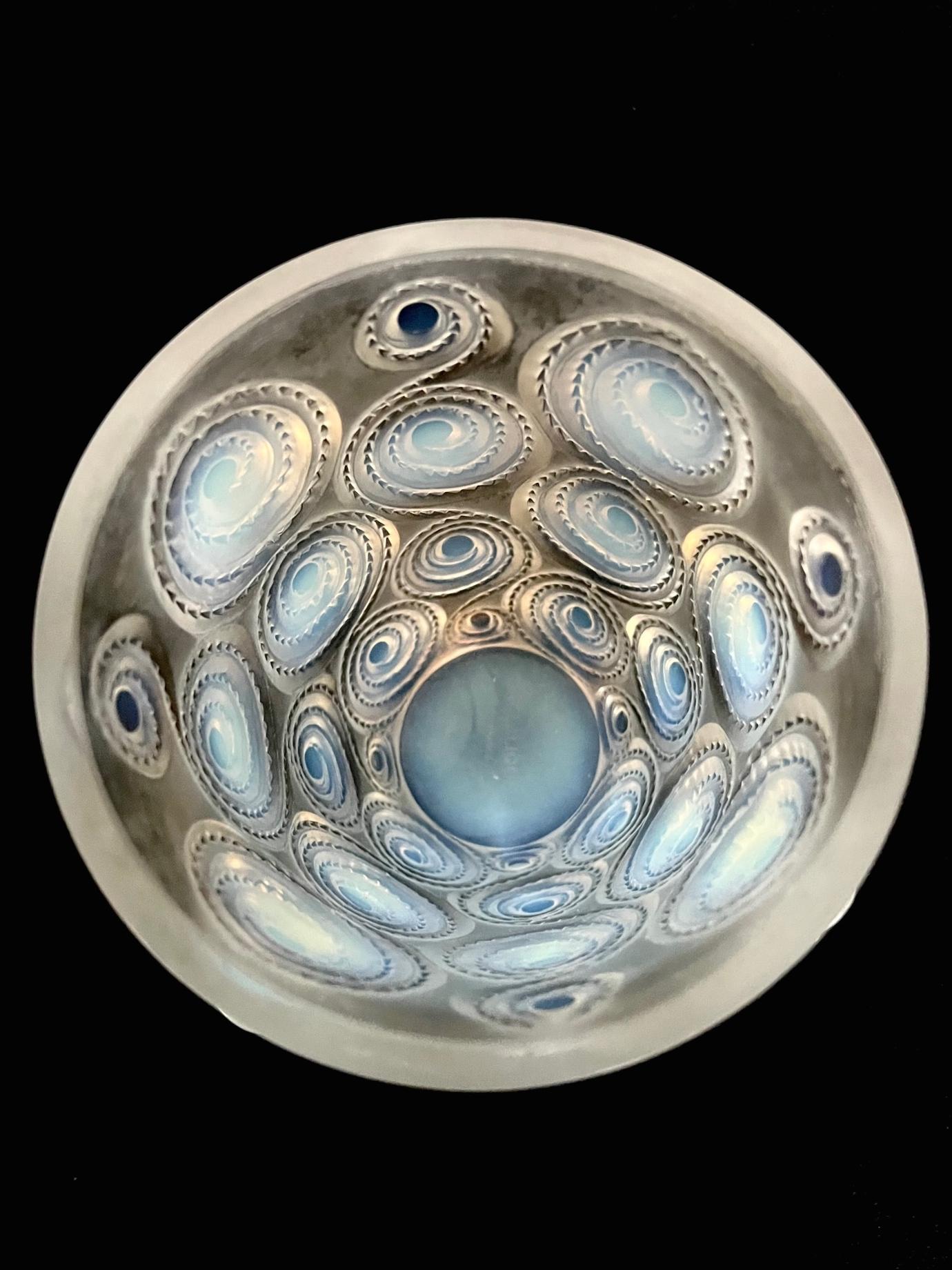 Molded René Lalique - 'Spirales' Art Déco Opalescent Glass Vase For Sale