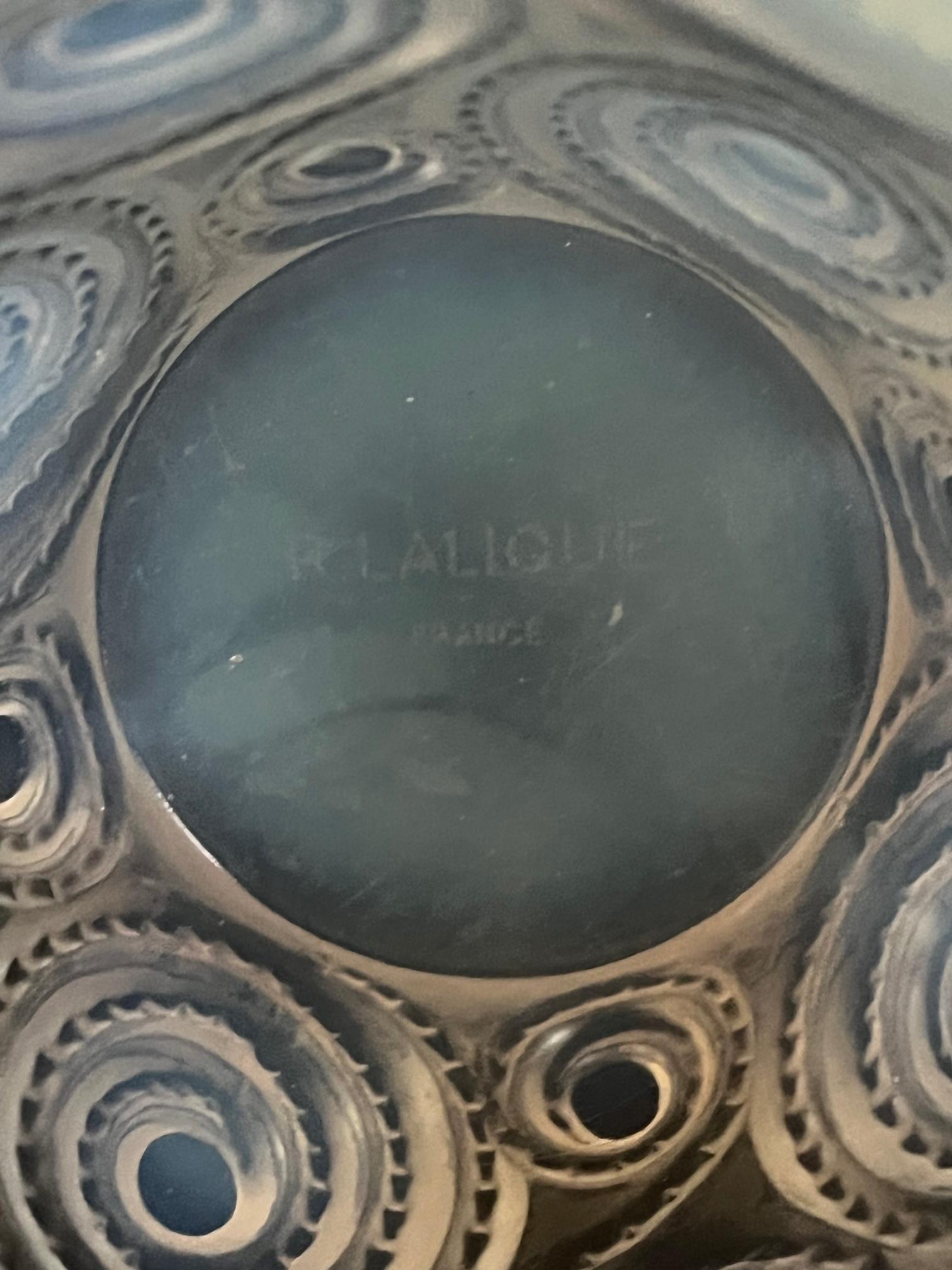 René Lalique - 'Spirales' Art Déco Vase aus opalisierendem Glas (Mitte des 20. Jahrhunderts) im Angebot