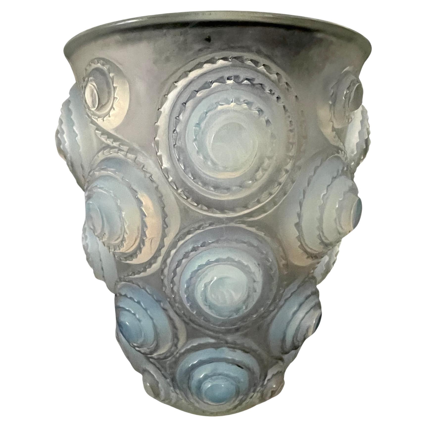 René Lalique - 'Spirales' Art Déco Vase aus opalisierendem Glas im Angebot