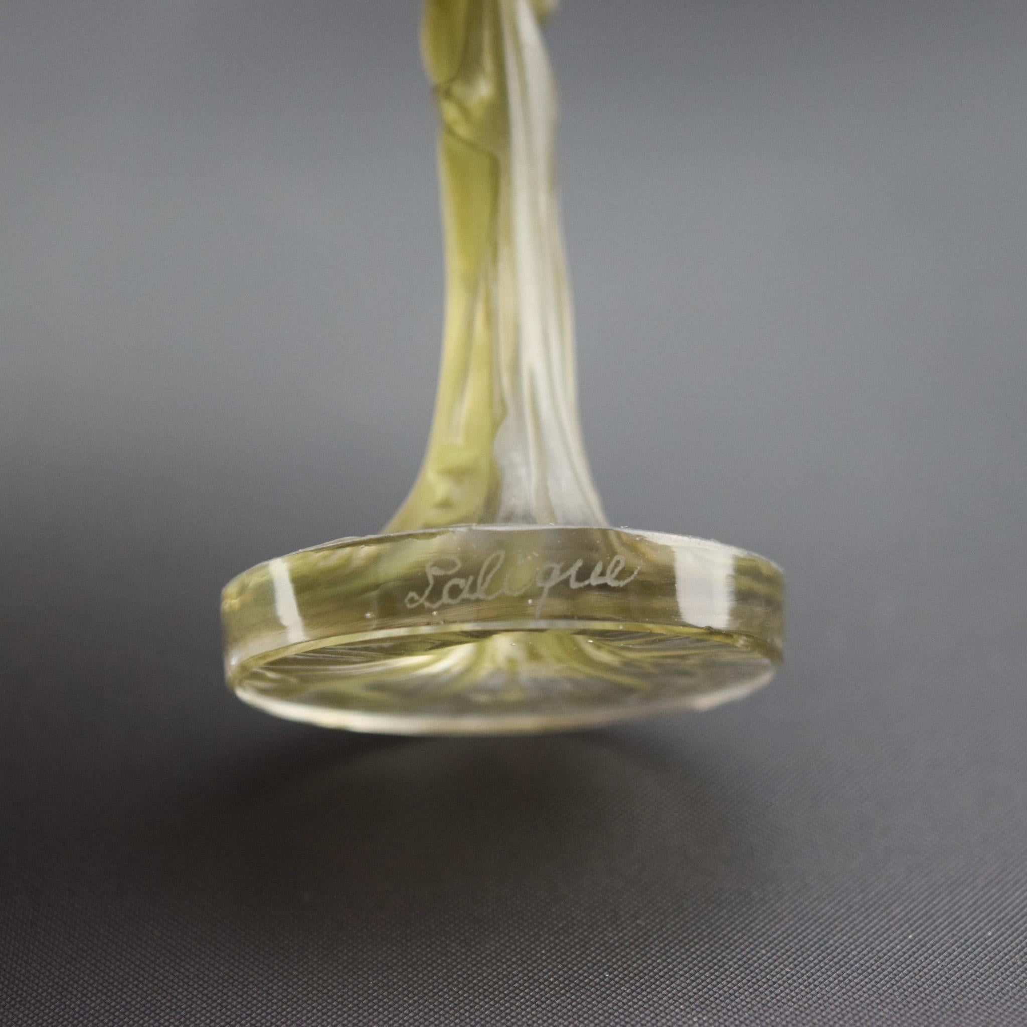Statuetta Drapee di Rene Lalique con cachet trasparente e smerigliato con macchie verdi C1919 In condizioni buone in vendita a Devon, GB