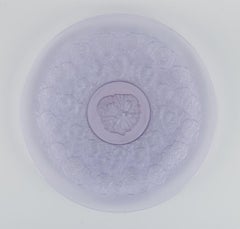 Stile René Lalique. Ciotola colossale con motivi floreali.