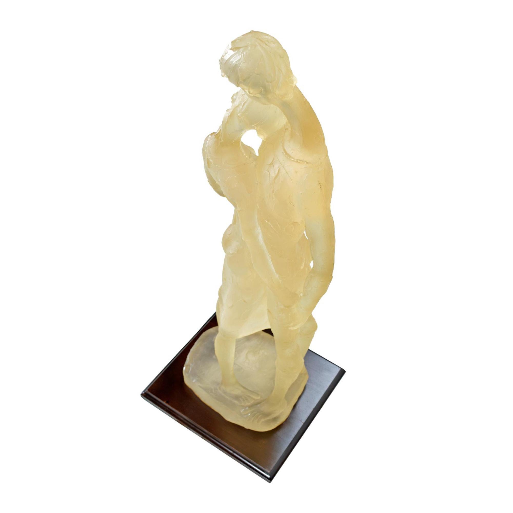 Escultura de resina de dos amantes estilo René Lalique firmada 81 cm de altura Estadounidense en venta