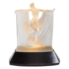 René Lalique "Suzanne Au Bain" Sculpture en verre illuminée