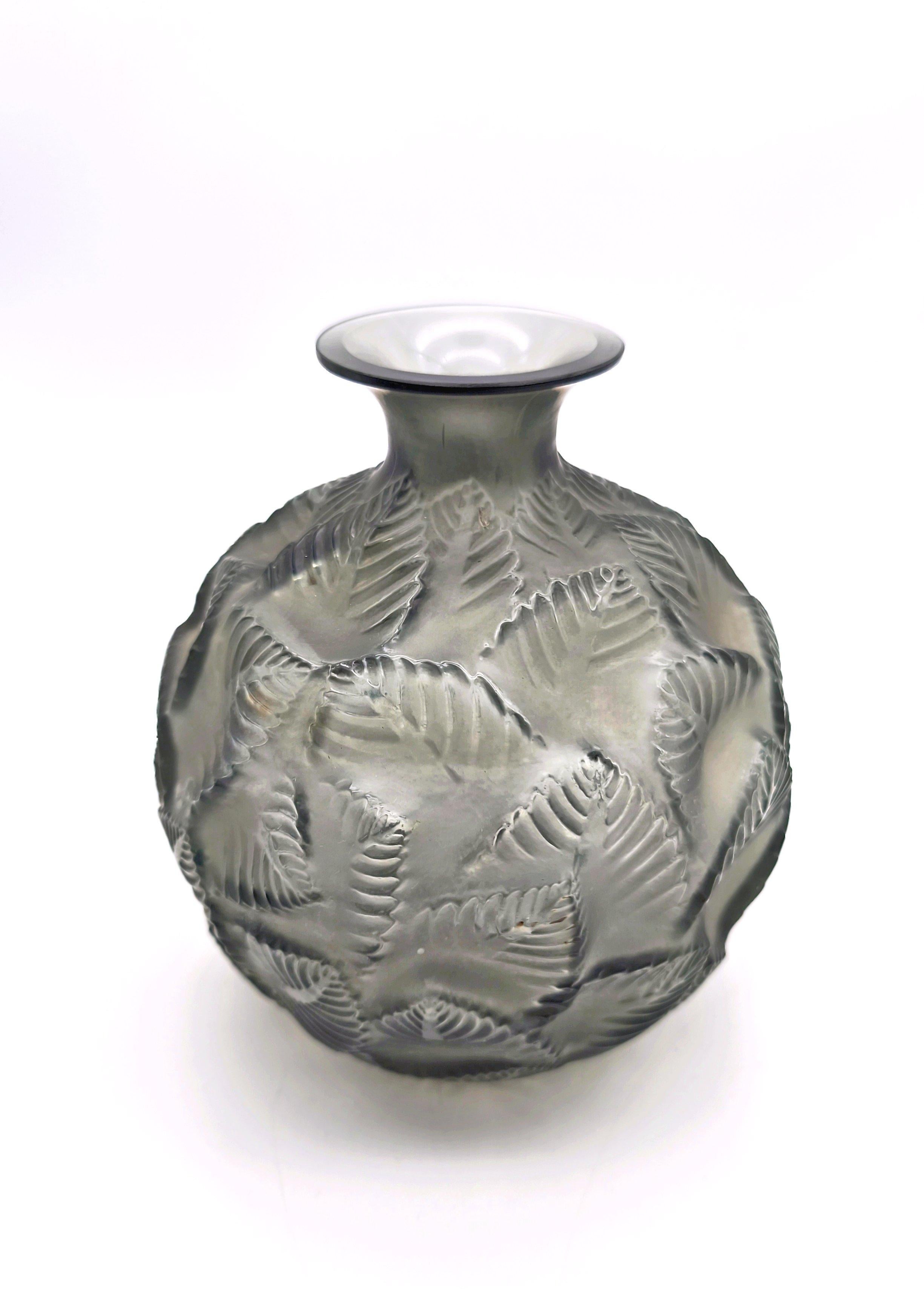 Glass René Lalique grey glass art deco Vase 