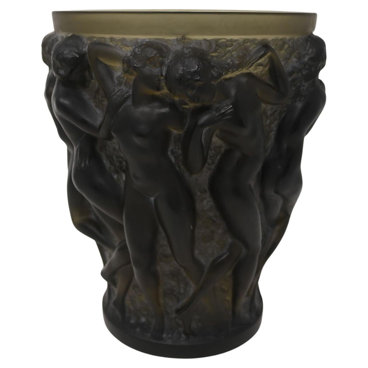 Vase Bacchantes en verre Topaze de Rene Lalique