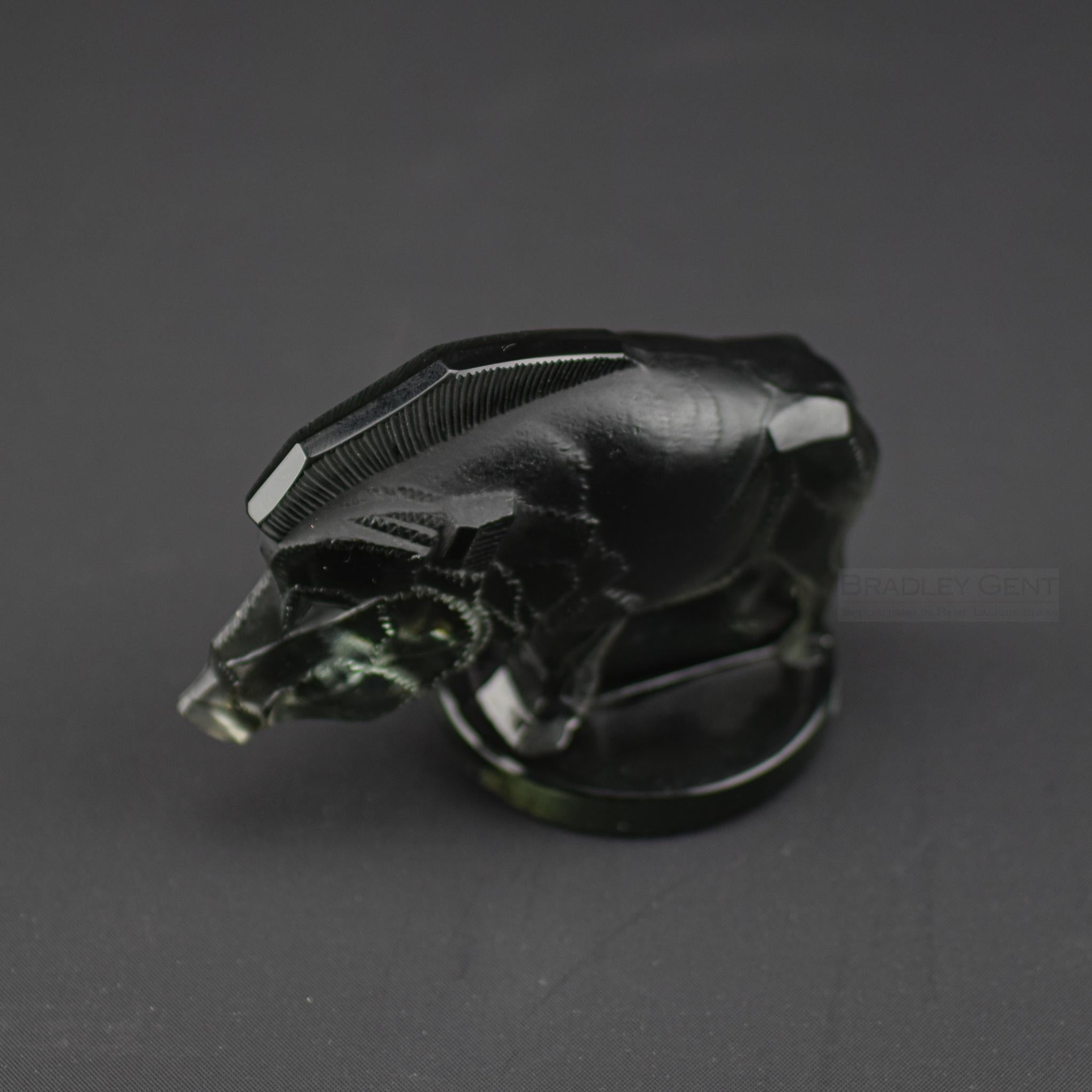 Moulé Rene Lalique, mascot de voiture sanglier (mort de renard) C1929 en vente
