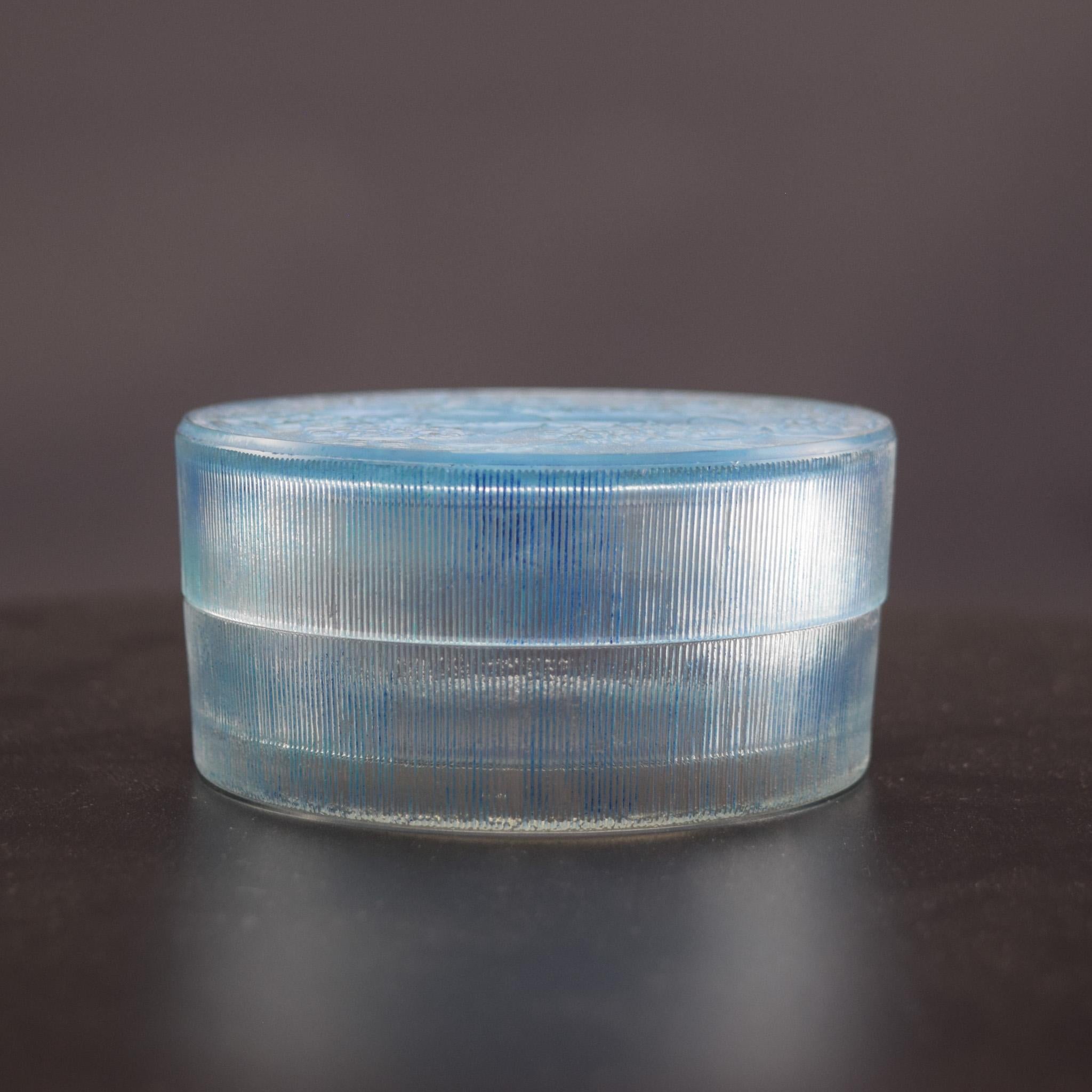 Stampato Rene Lalique un jour Viendra blue stained box C1925 in vendita