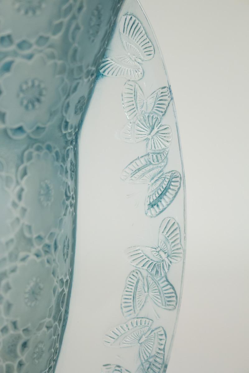 René Lalique Vase Papillons In Good Condition For Sale In Saint-Ouen, FR