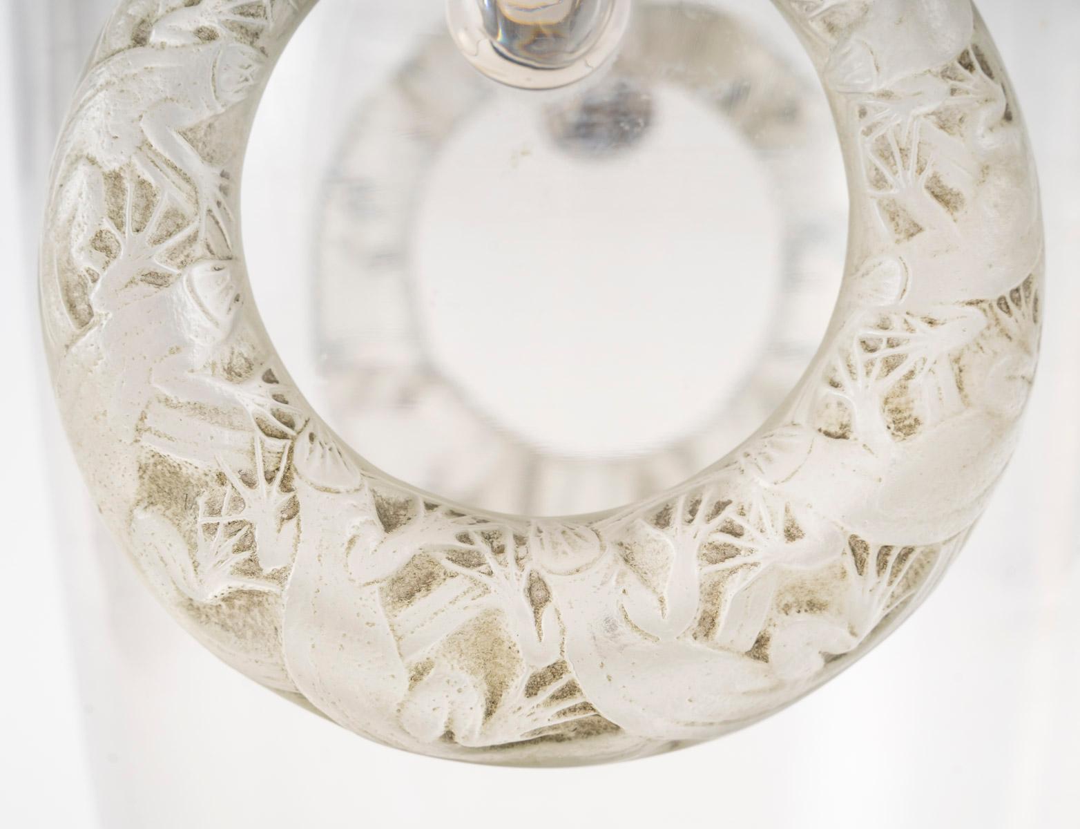 Vetro René Lalique, Vaso a due anelli Lalique, 1919 in vendita