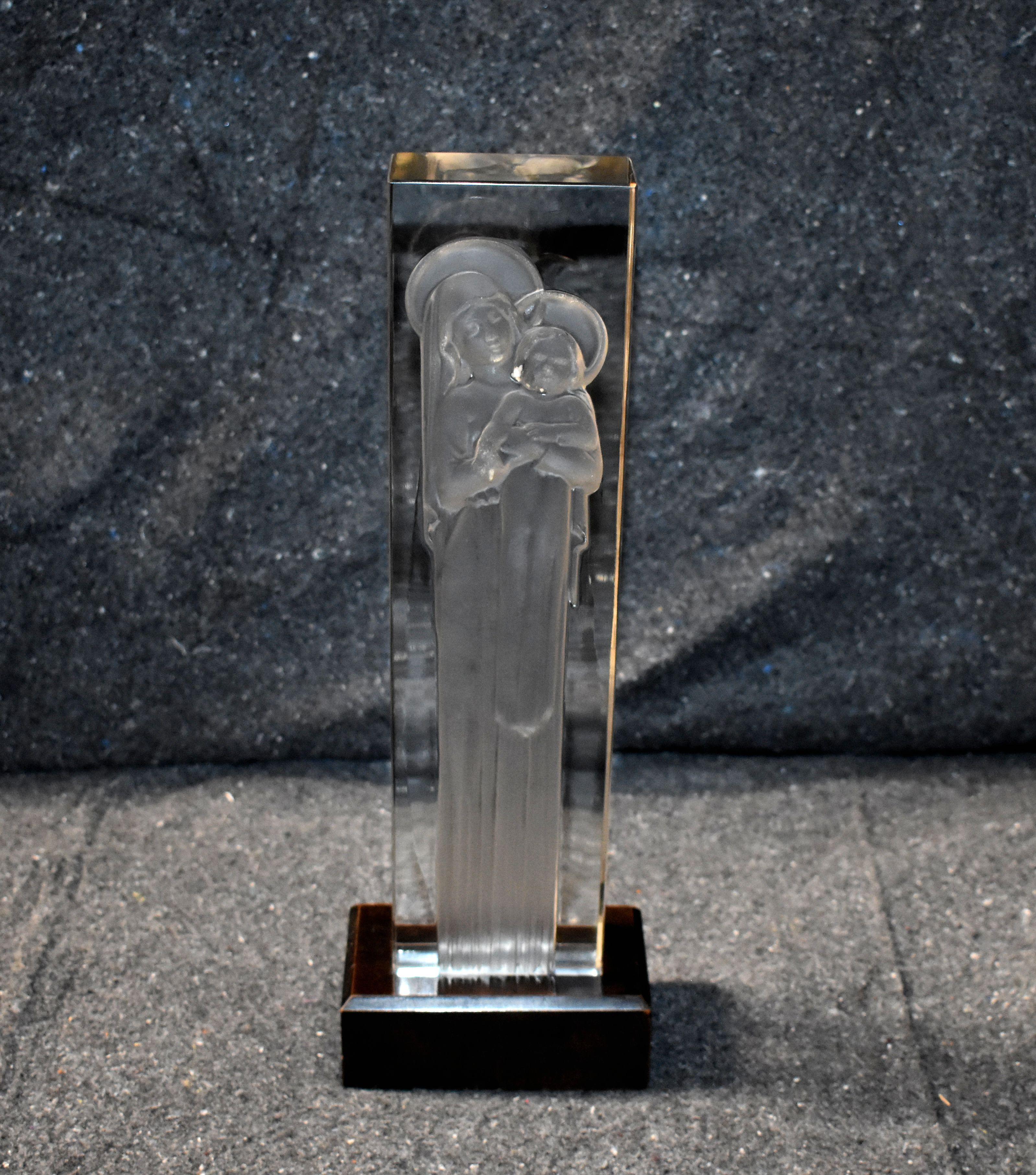 Mid-20th Century René Laliques 'Vierge a L'Enfant' a Clear and Frosted Glass Sculpture circa 1934