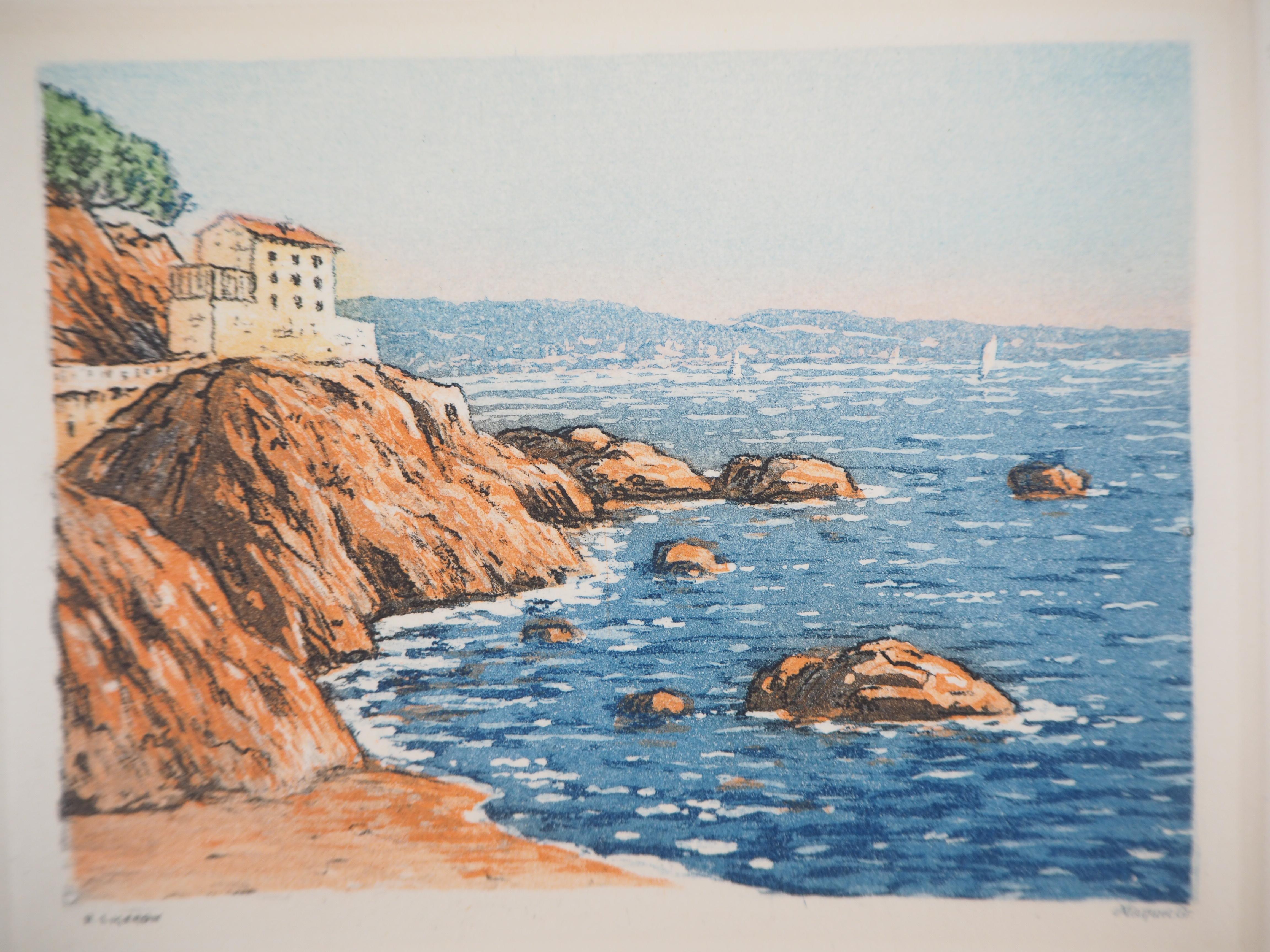 Mediterranean Sea: Das Haus in der Nähe des Strandes – Original-Radierung (Art déco), Print, von René Ligeron