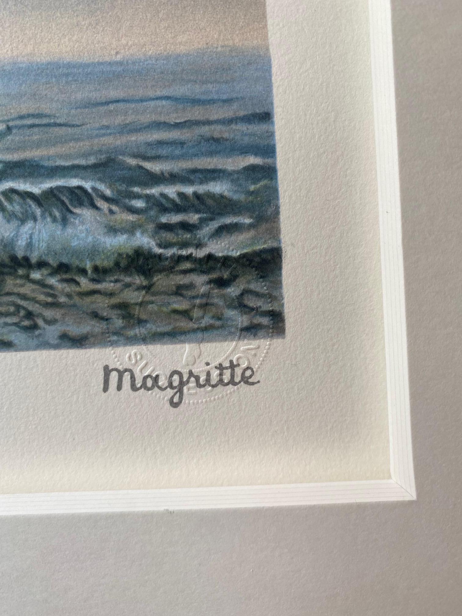 La Grande Famille - litografia originale di Magritte, paesaggio surreale - Landscape Print Grigio di René Magritte
