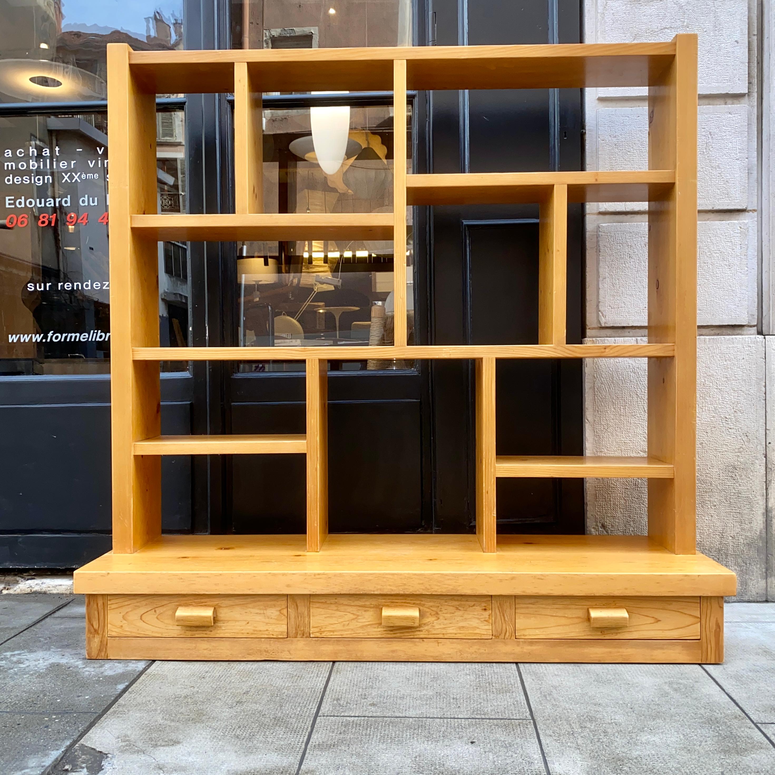 Librería René Martin para Charlotte Perriand Estación de esquí de Meribel en Bueno estado para la venta en Grenoble, FR