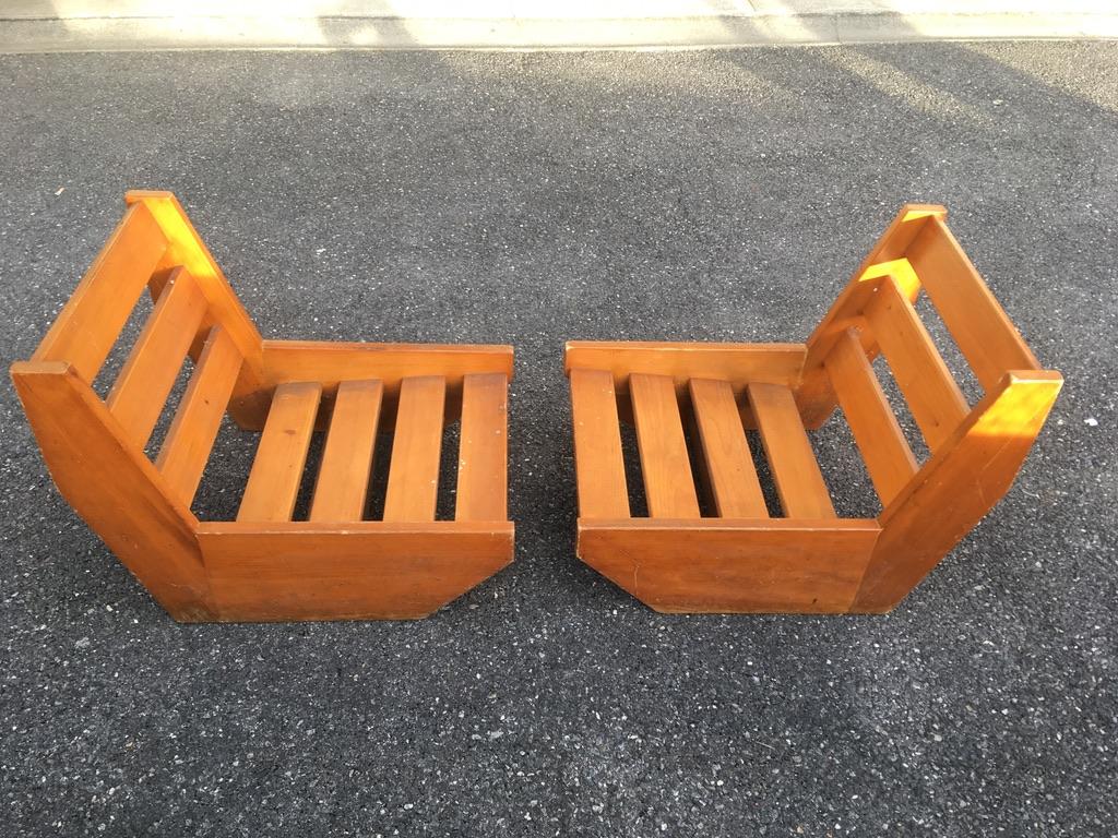 Pair of René Martin pine lounge chairs
Measures: H 60 x L 58 x D 75 cm
Good condition.