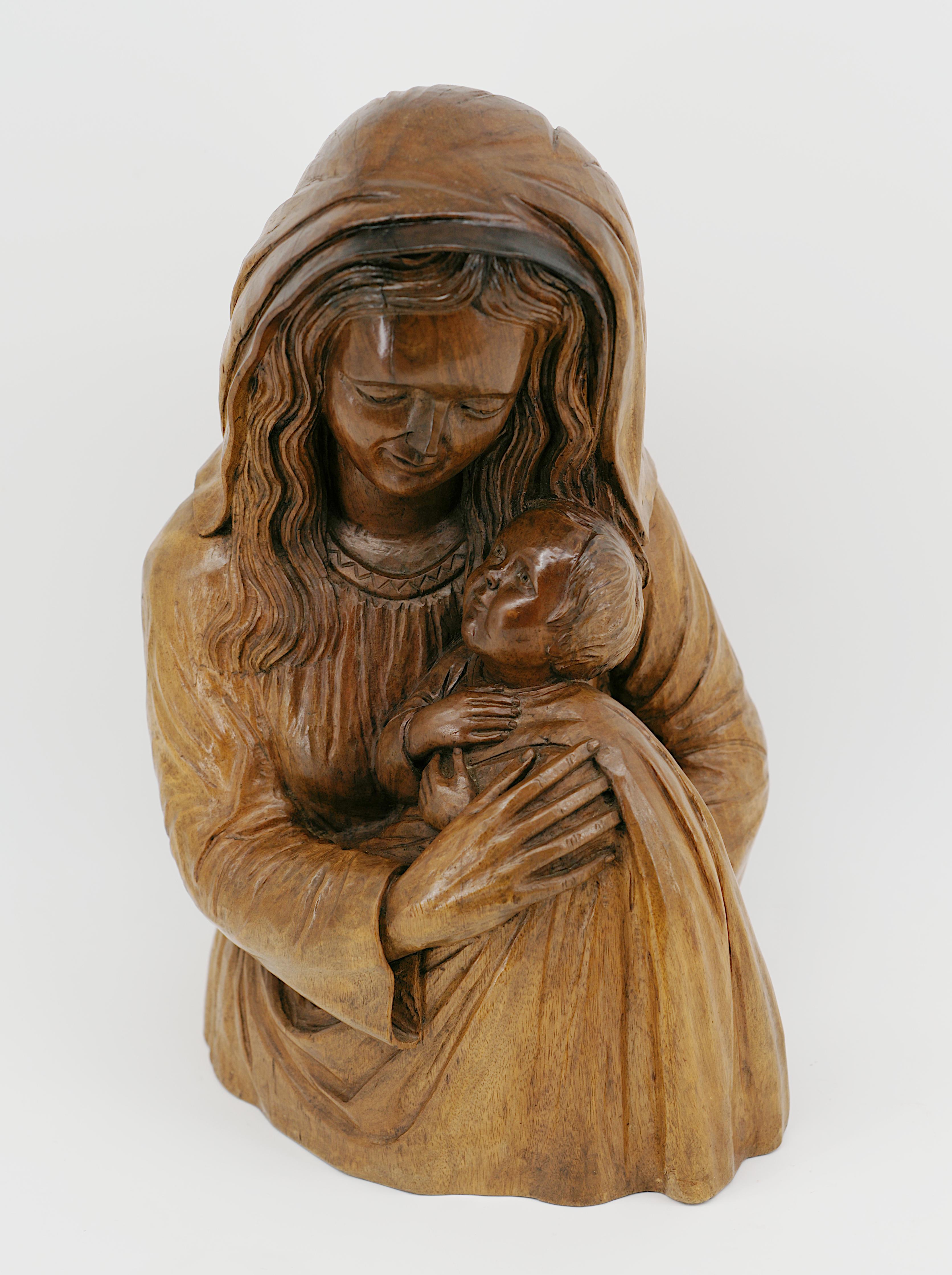 Sculpture française Art déco représentant une mère et un enfant, années 1930 Excellent état - En vente à Saint-Amans-des-Cots, FR